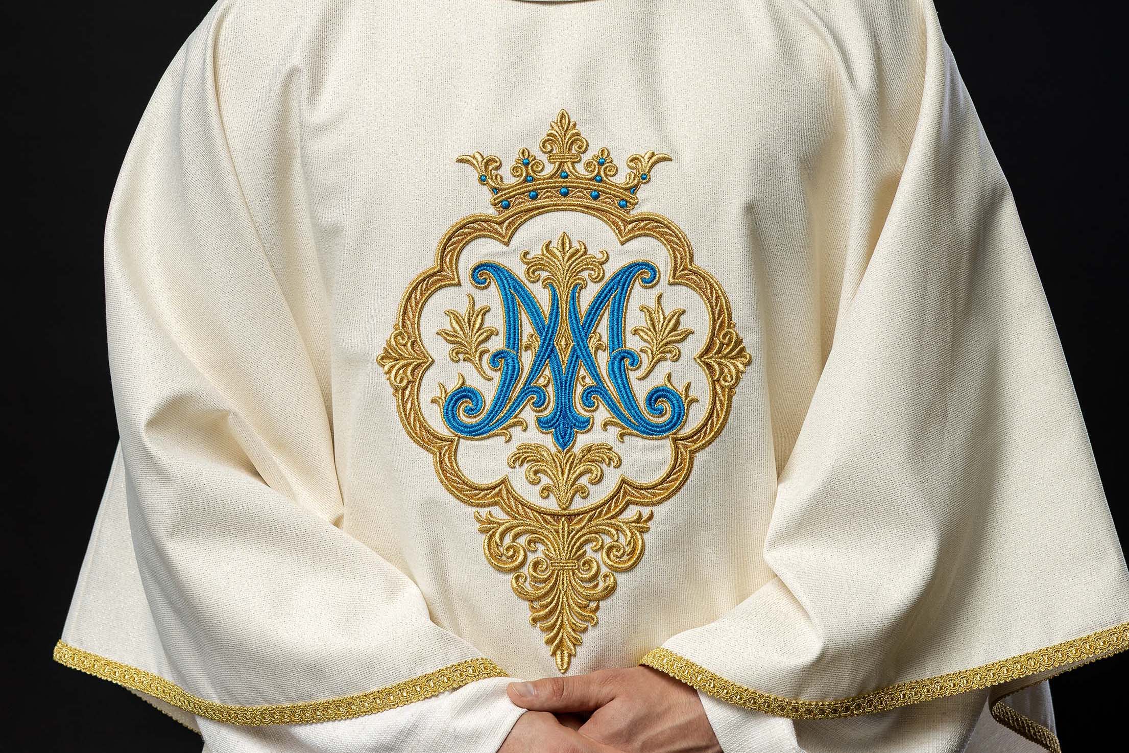 Kazania na święta maryjne – jak przedstawić rolę Matki Bożej?