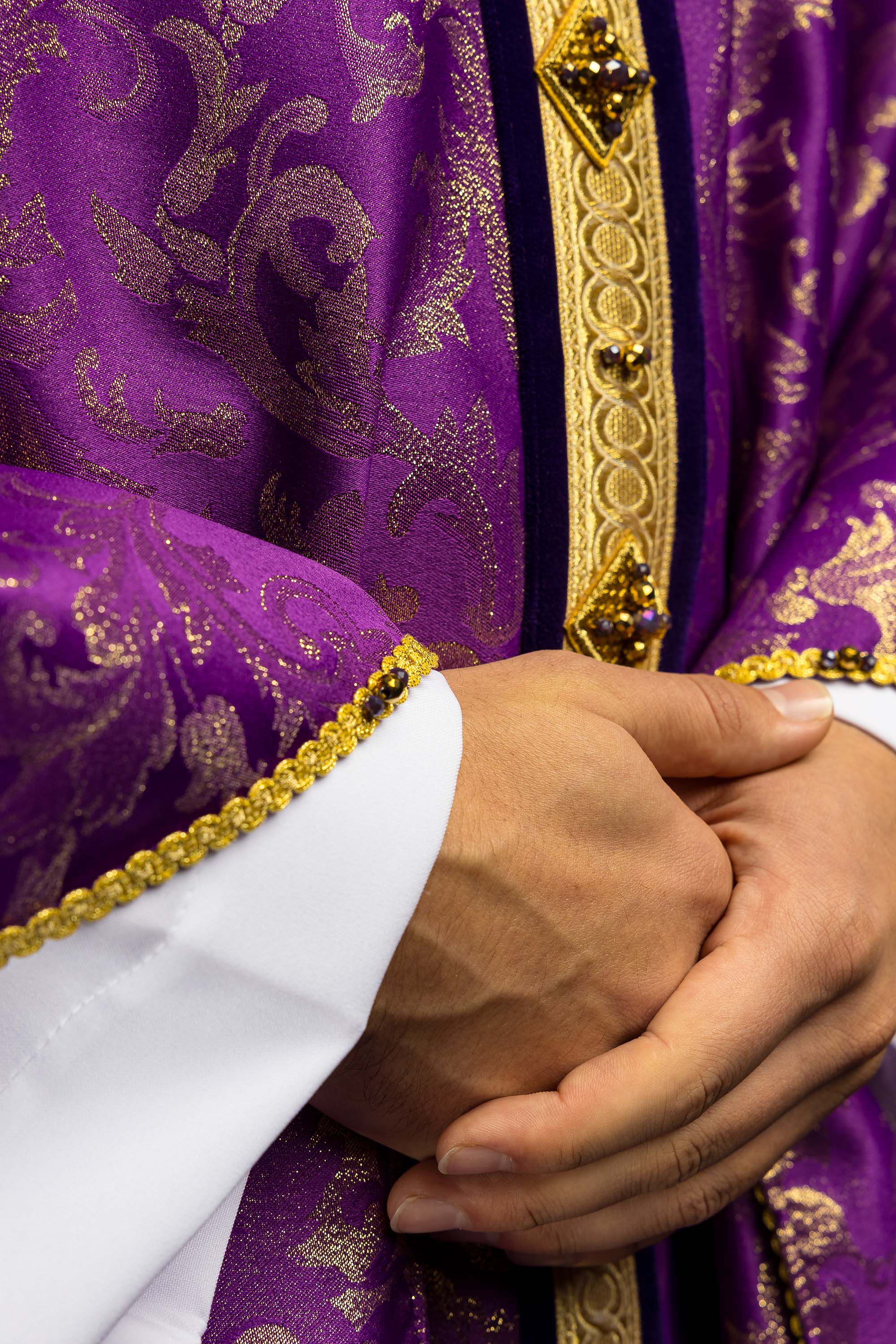 Ručne vyrobený ornát s prírodnými kameňmi Handmade 7003