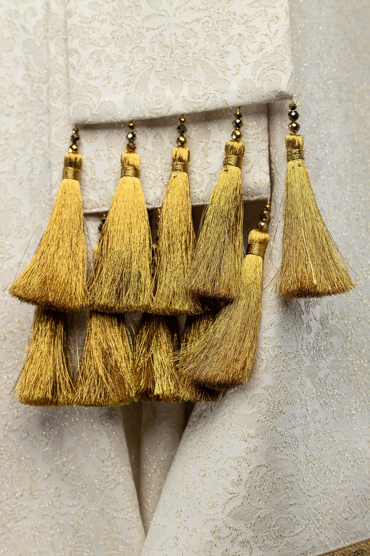 Ručne vyrobený ornát s prírodnými kameňmi Handmade 7007