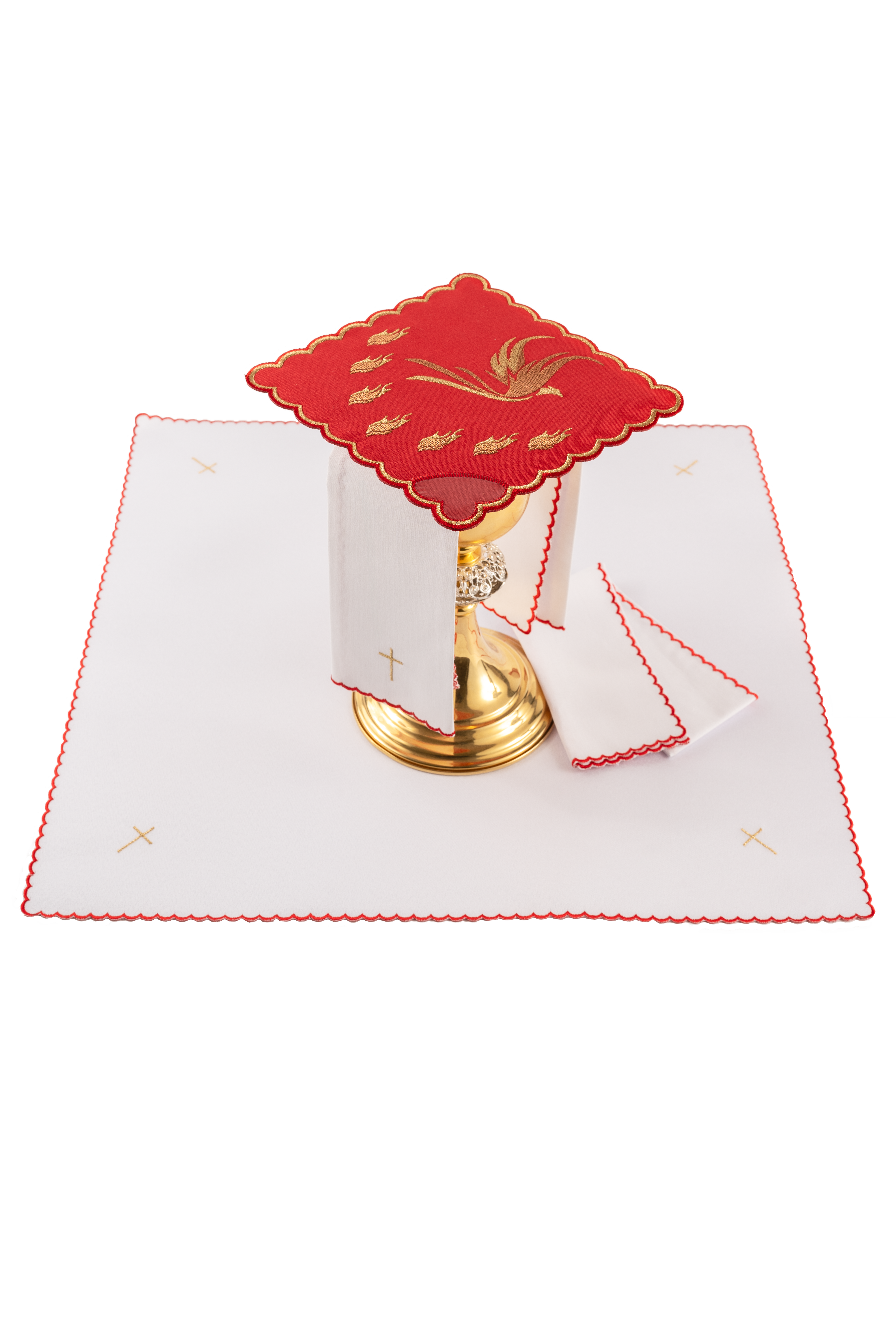 Czerwona bielizna kielichowa z haftem Ducha Świętego