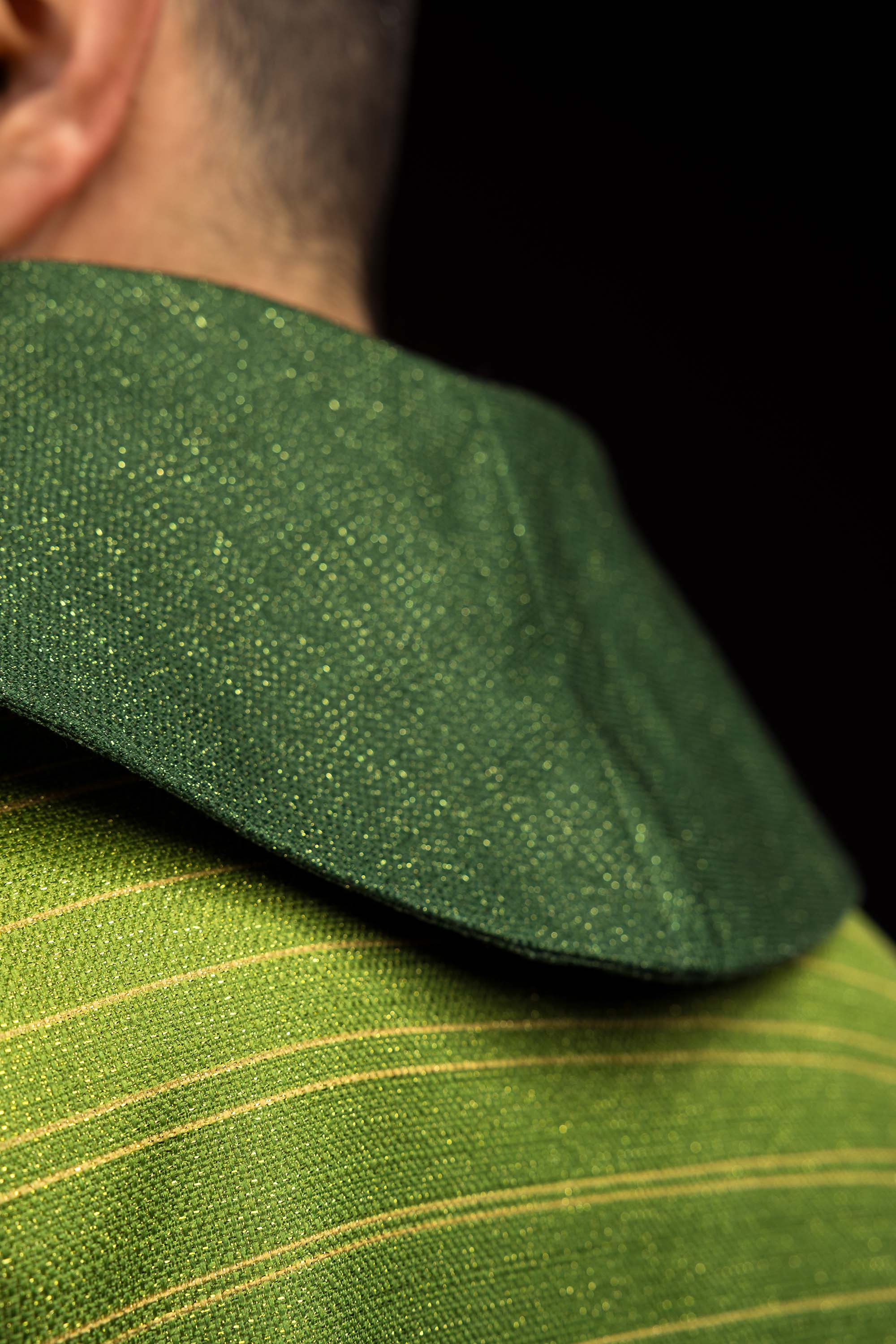 Červený ornát so žakárovým pásom v kríži