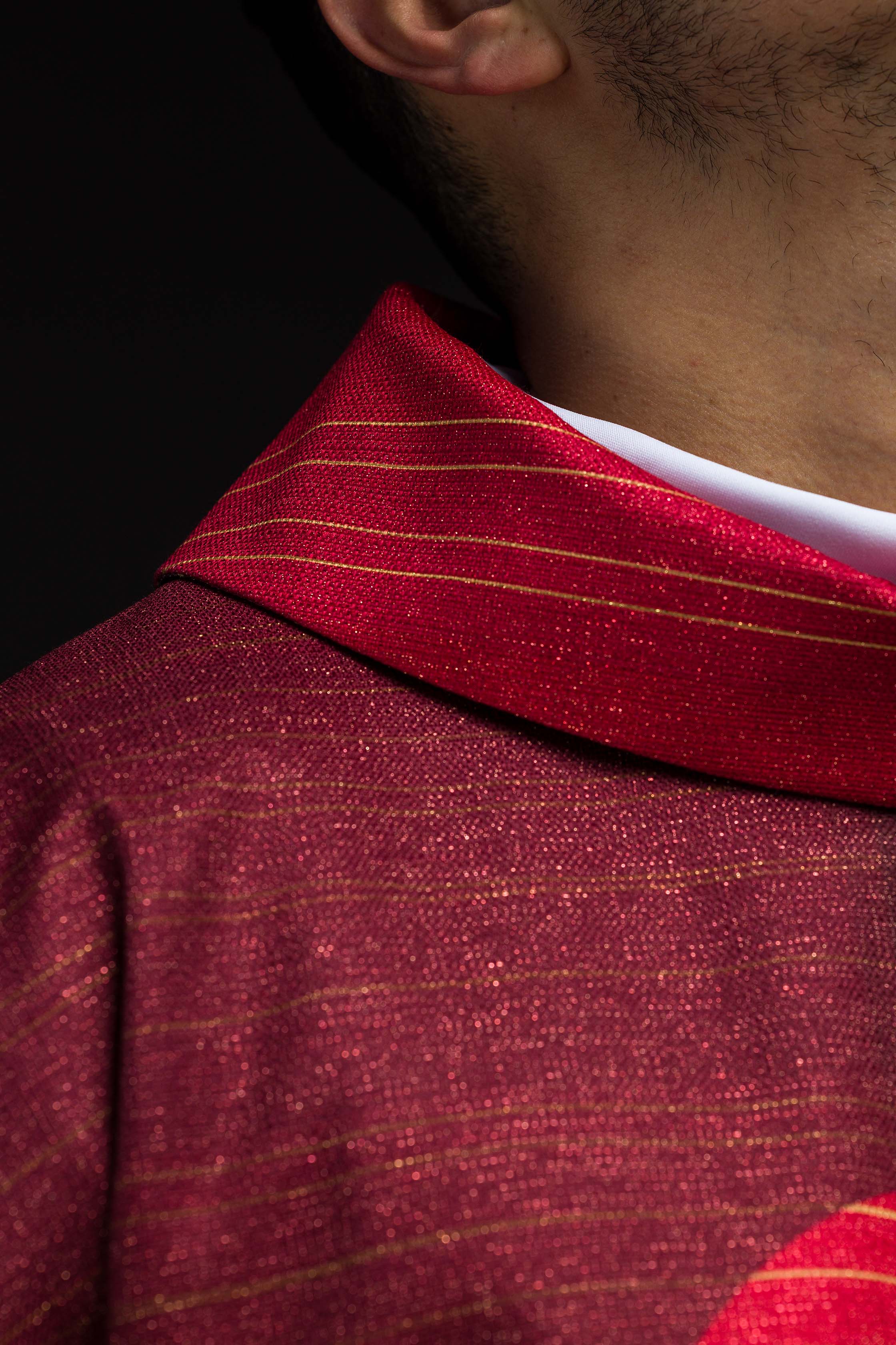 Červený ornát so žakárovým pásom v kríži