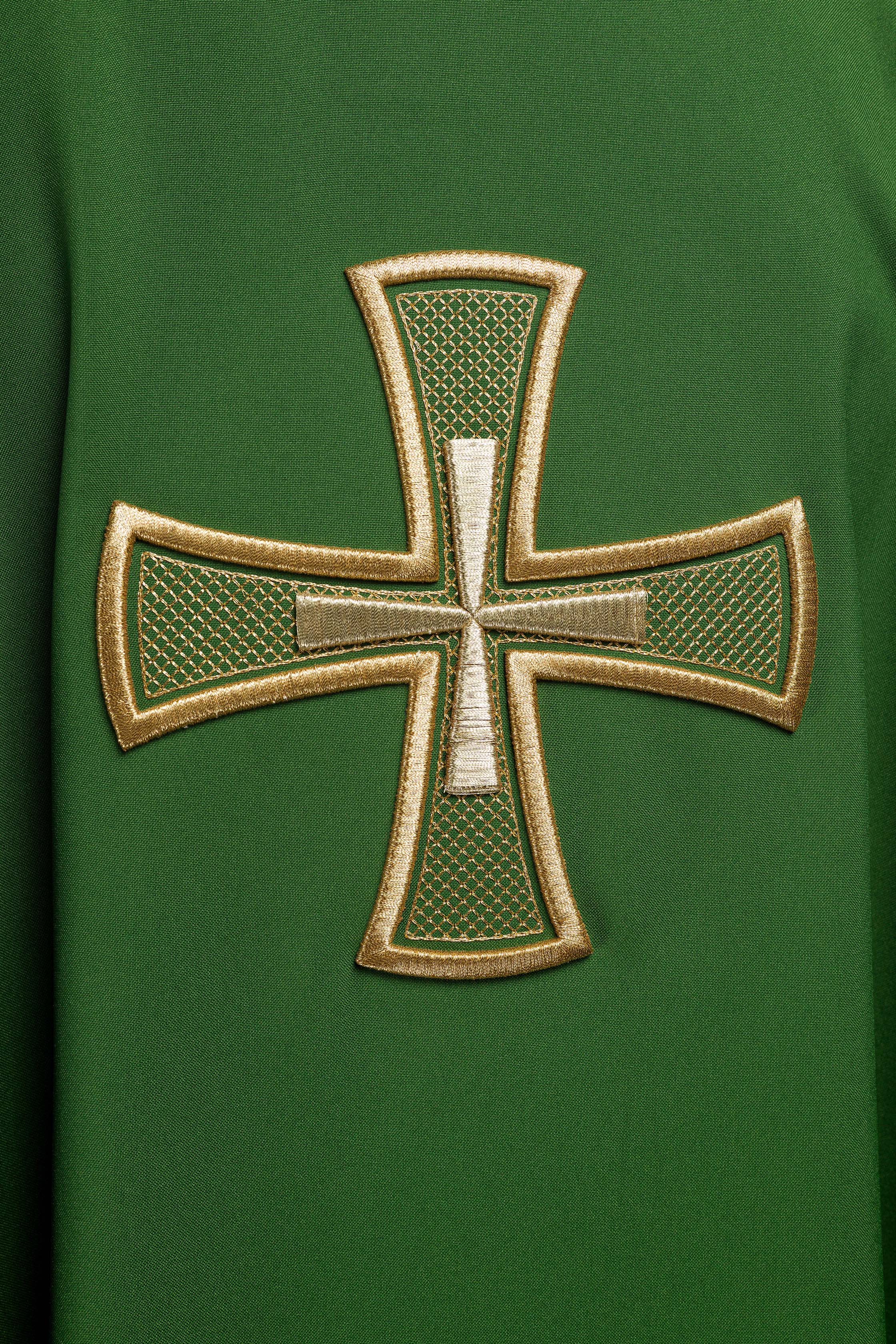 Ornat haftowany Zielony z Motywem Krzyża - ORNATY.PL