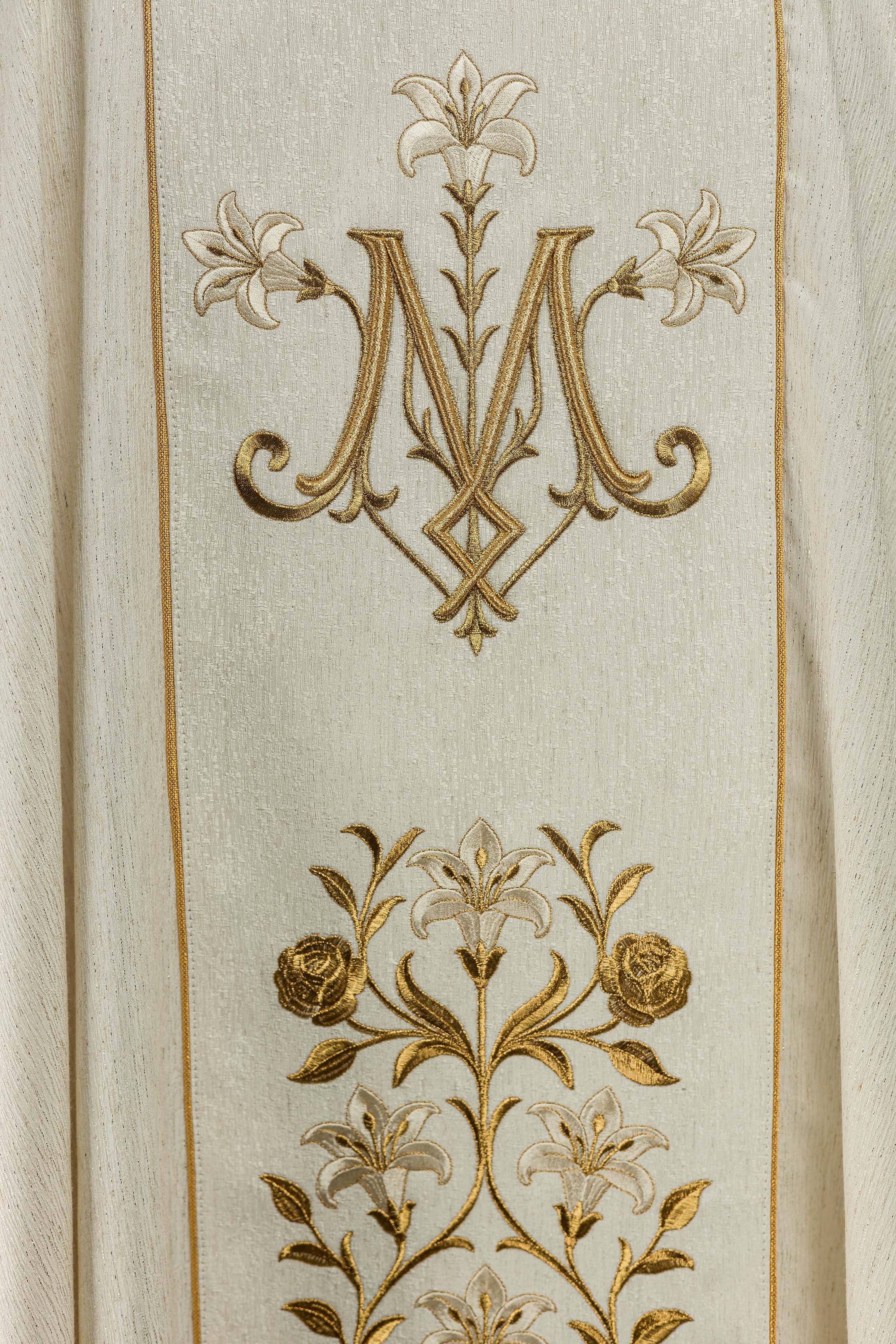 Ornat haftowany z wizerunkiem Matki Boskiej Licheńskiej - ORNATY.PL