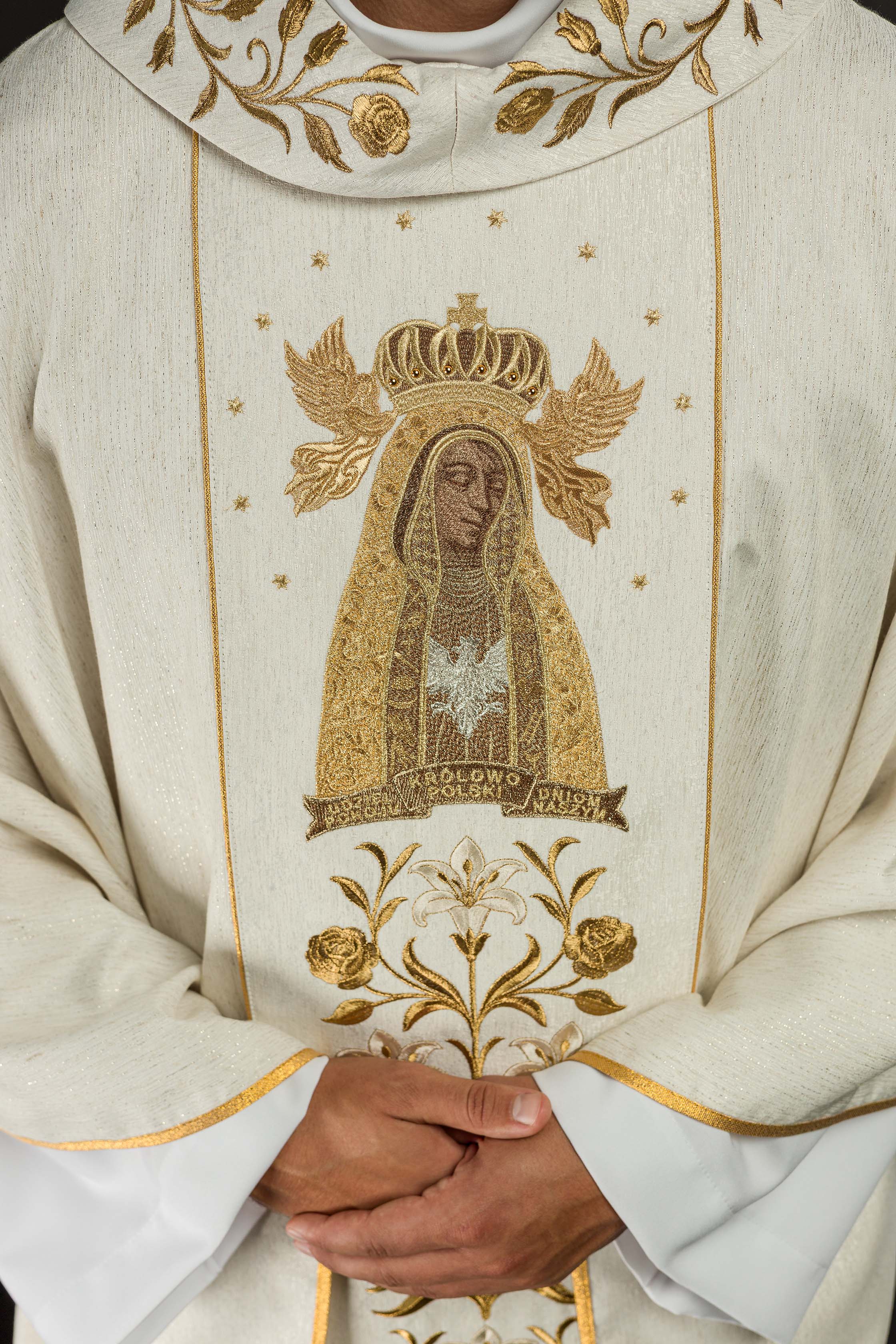 Ornat haftowany z wizerunkiem Matki Boskiej Licheńskiej - ORNATY.PL