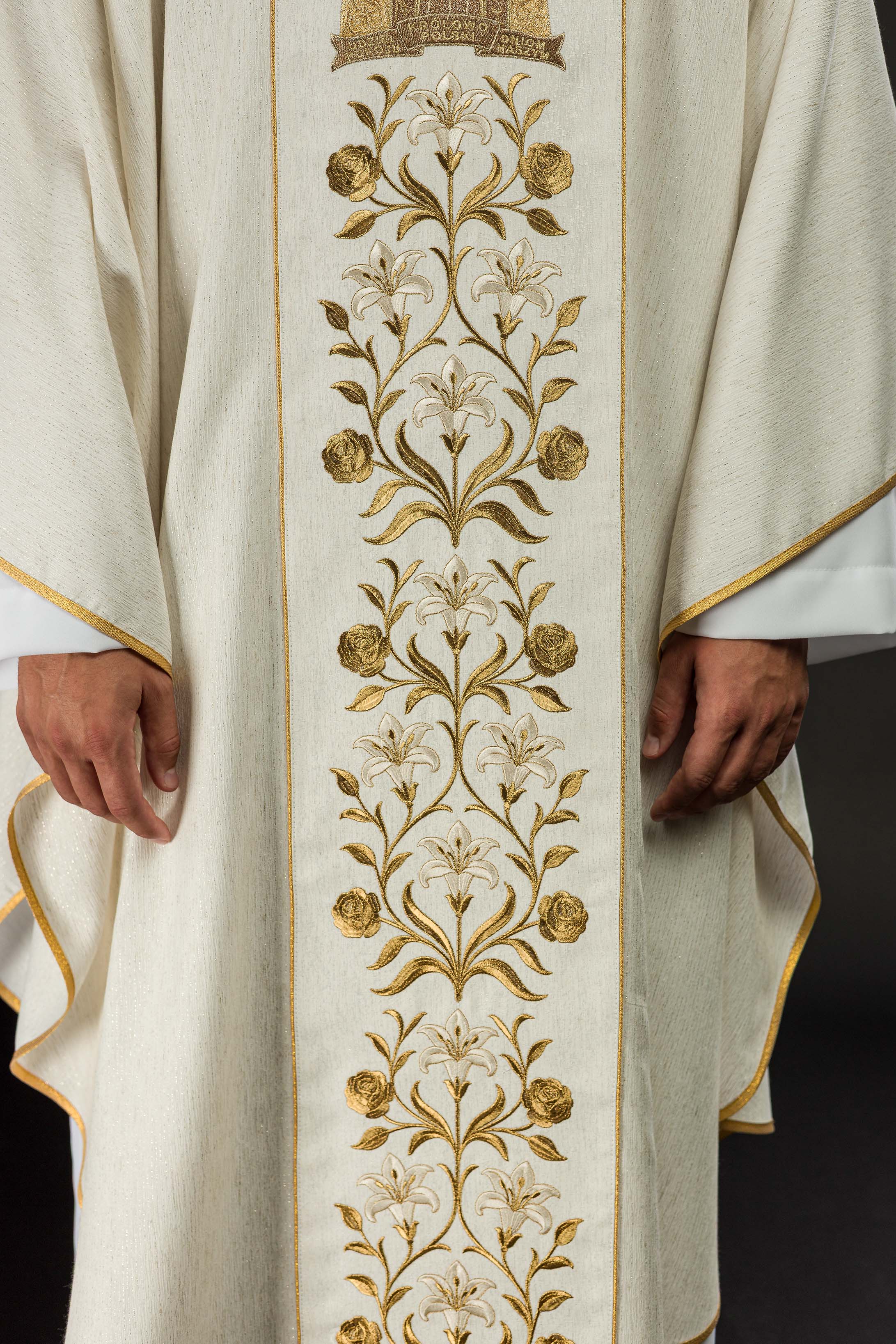 Ornat haftowany z wizerunkiem Matki Boskiej Licheńskiej - ORNATY.PL