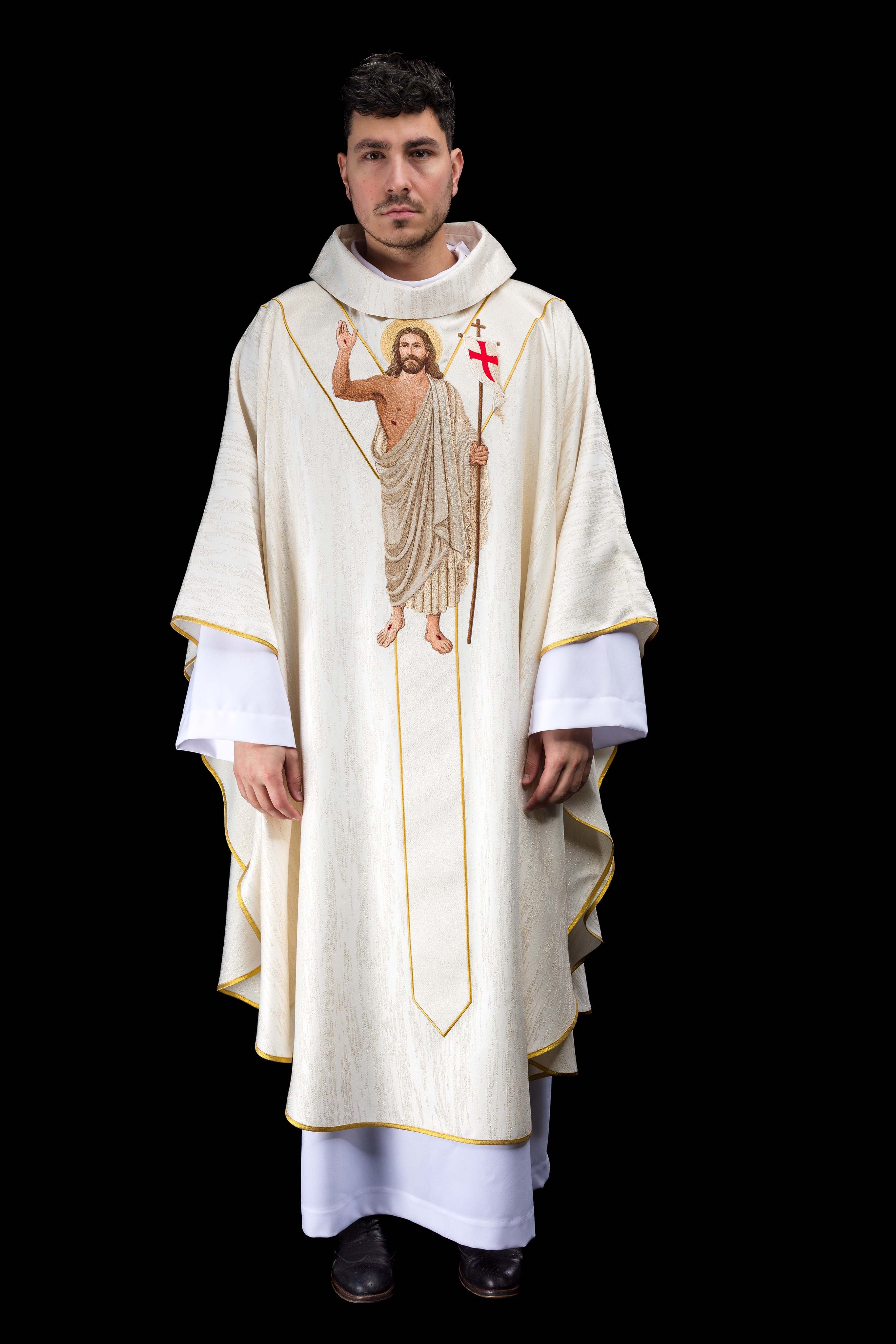 Ornat haftowany z wizerunkiem Jezusa Zmartwychwstałego i Baranka Wielkanocnego - ORNATY.PL