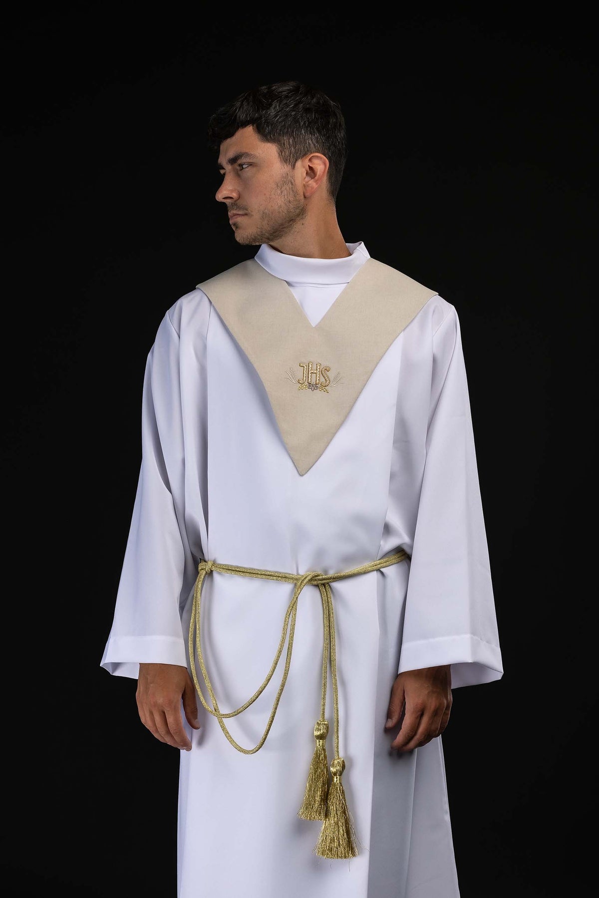Lektorský palius s výšivkou IHS v odtieni ecru