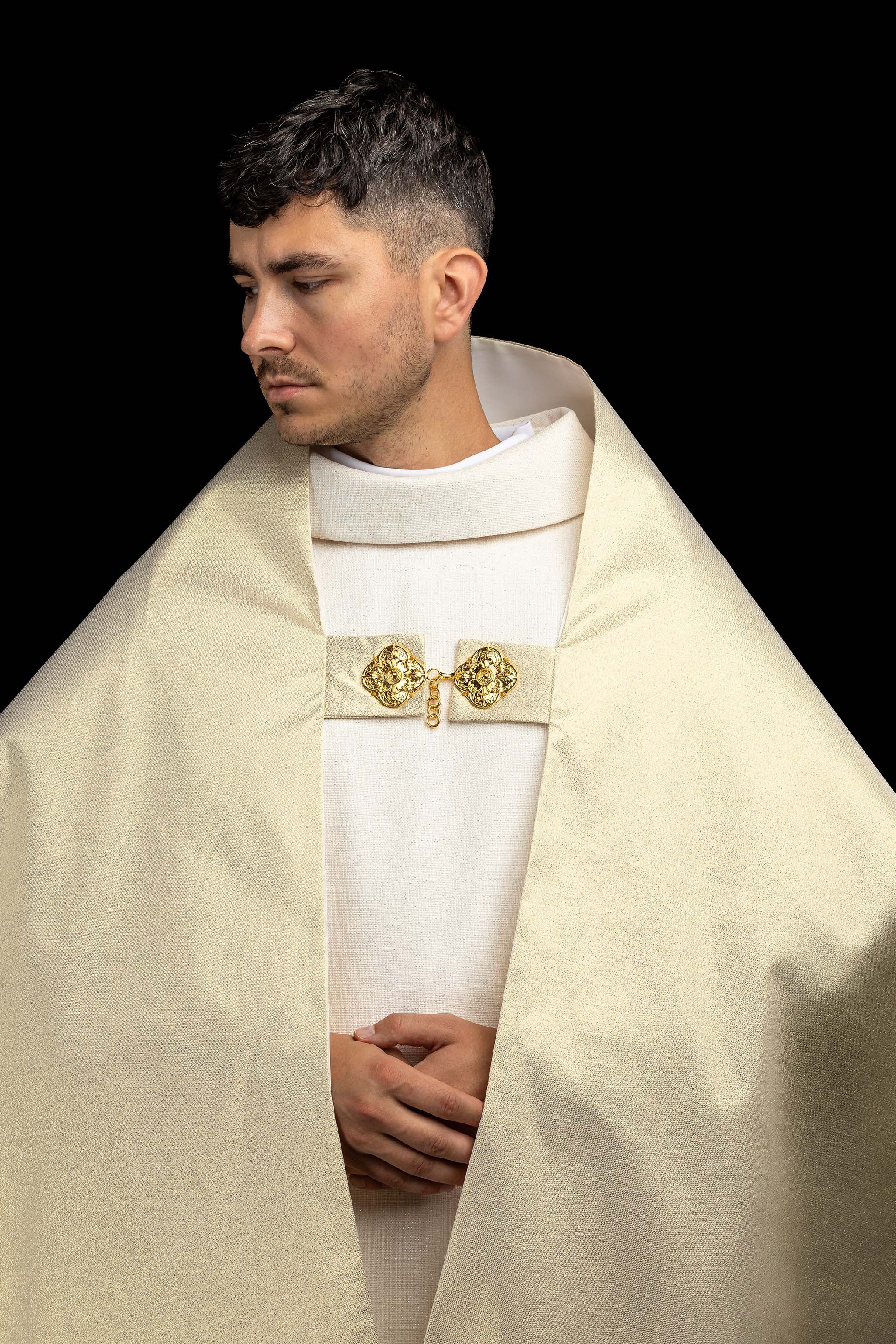 Liturgický závoj s výšivkou kríža v zlatej farbe