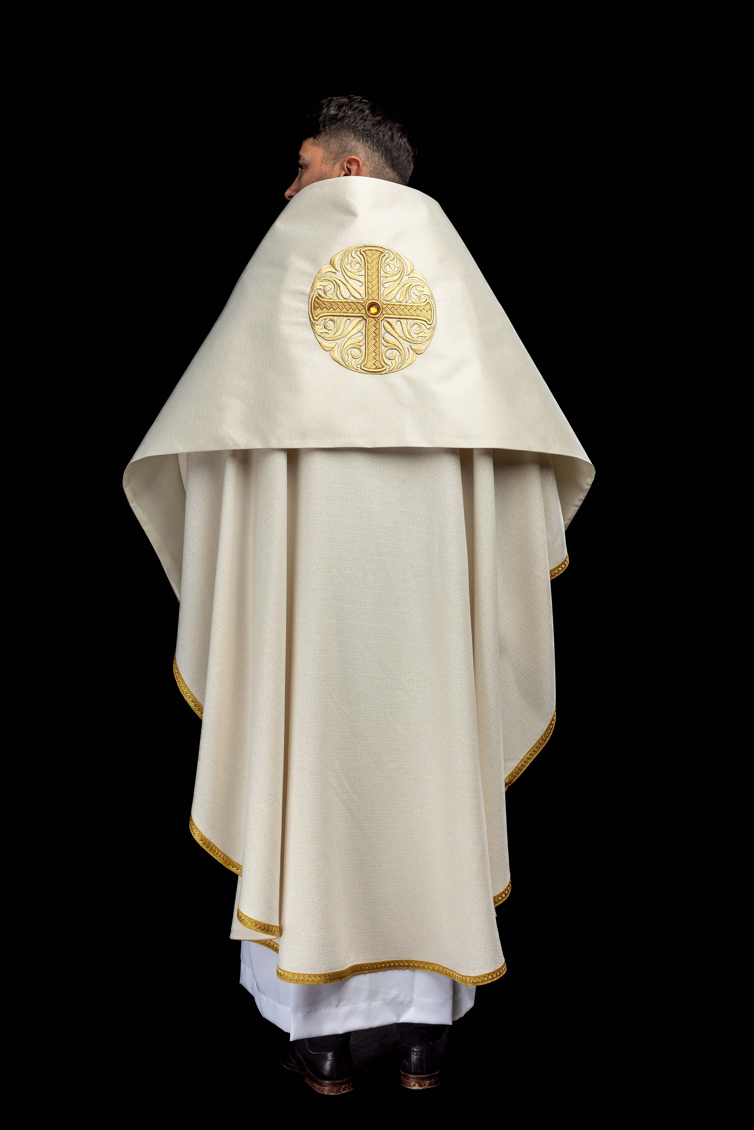 Zlatý liturgický závoj so vzorom kríža