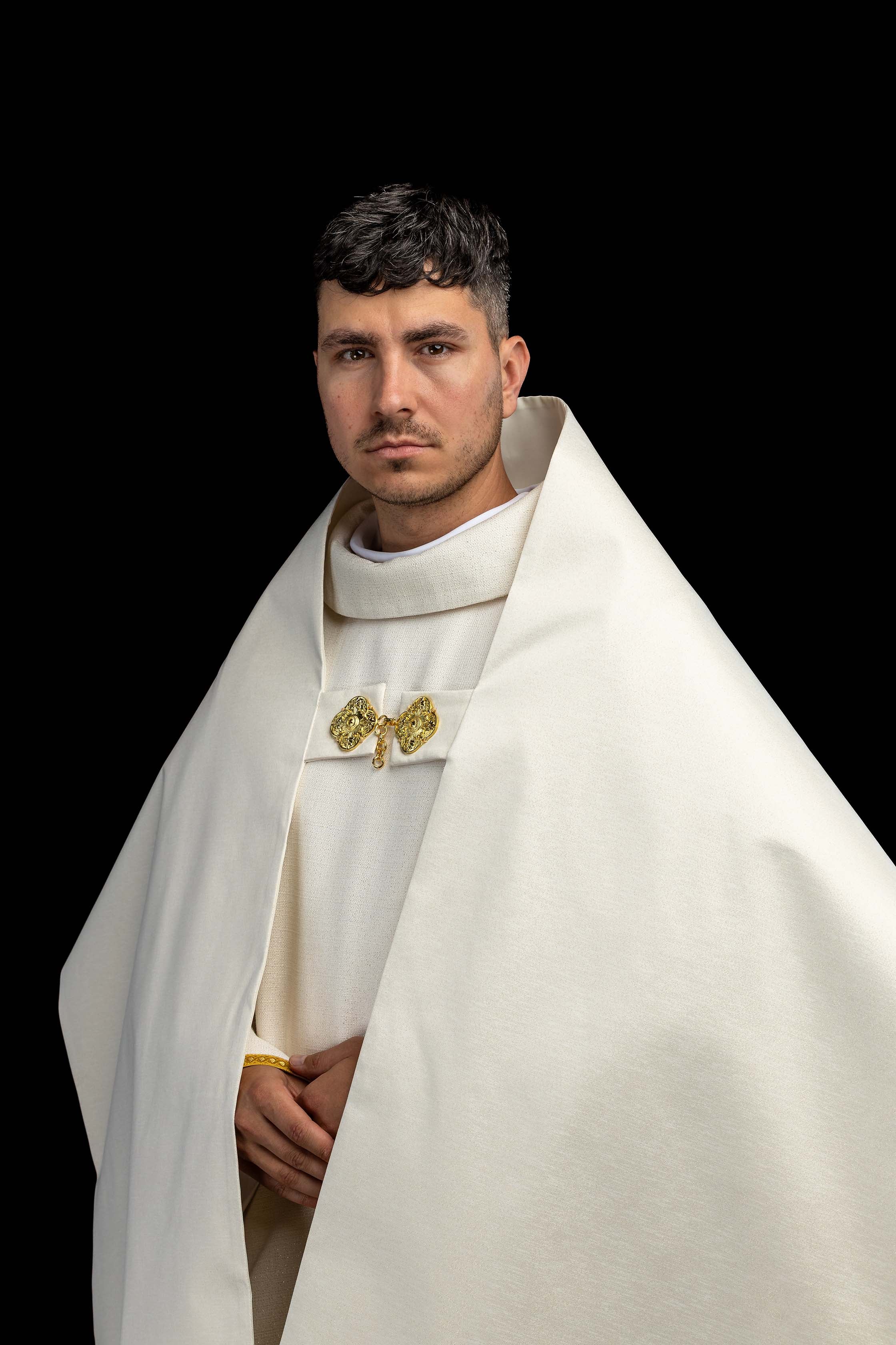 Zlatý liturgický závoj so vzorom kríža
