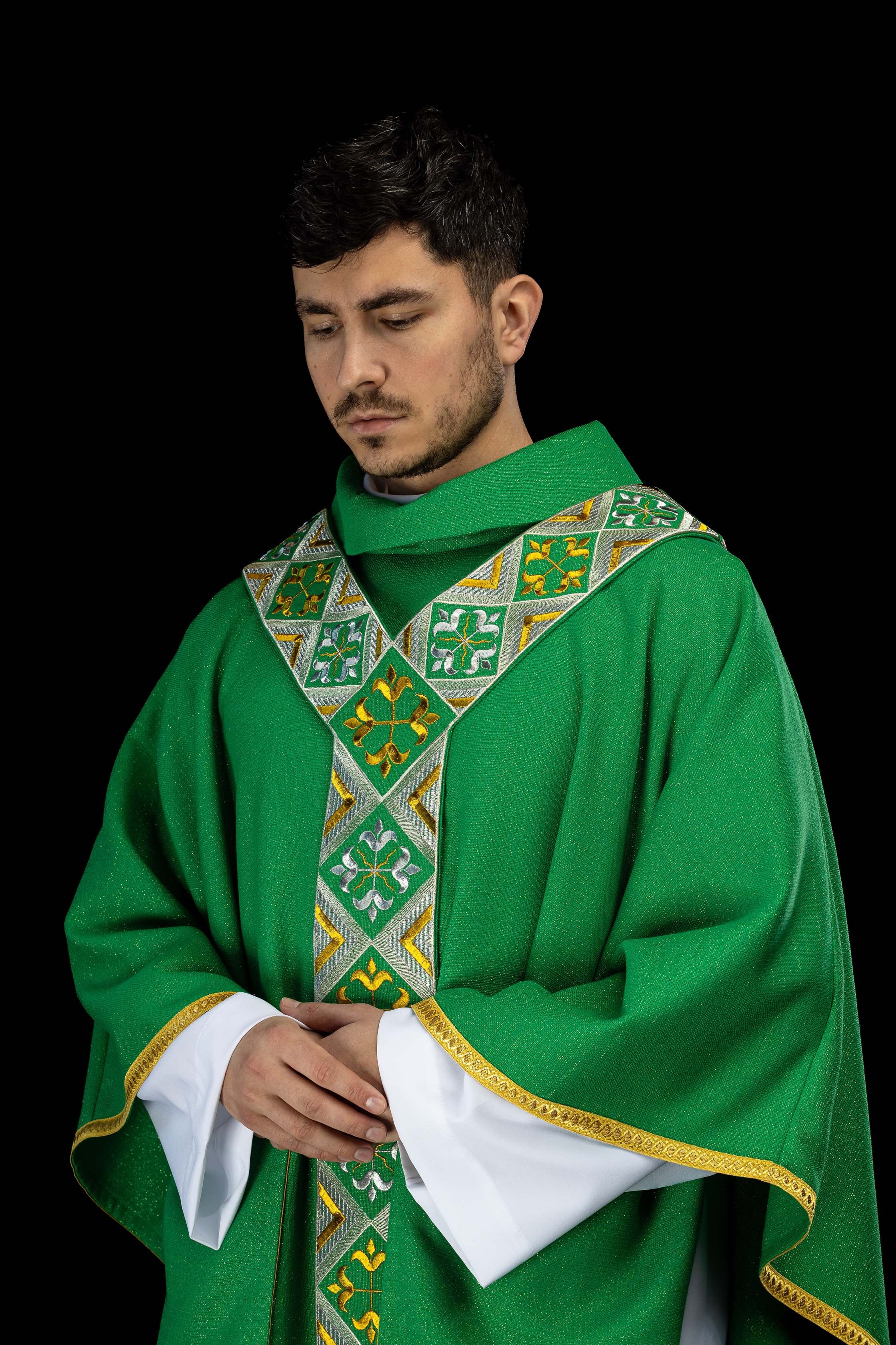 Haftowany pas na ornat w zestawie z ornatem zielony - ORNATY.PL