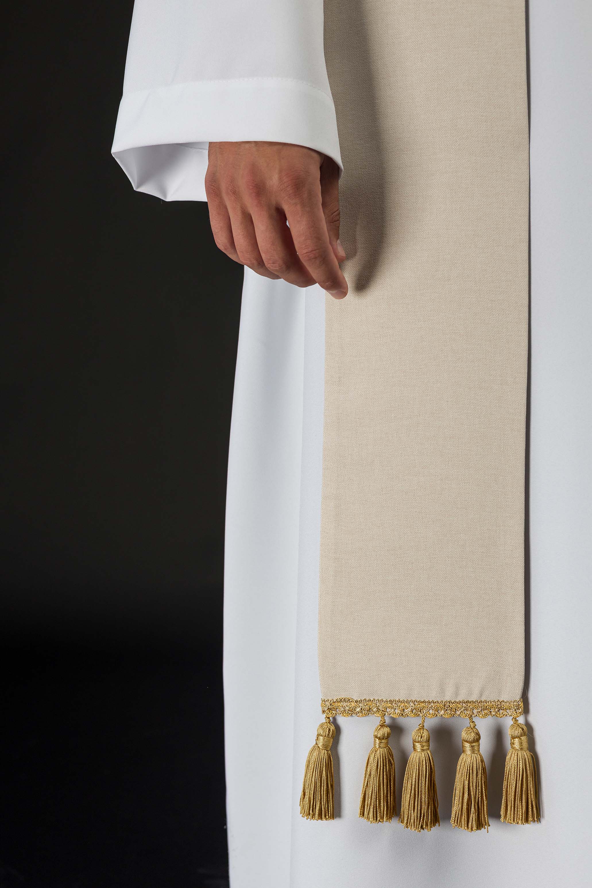 Stuła haftowana z motywem IHS ecru - ORNATY.PL