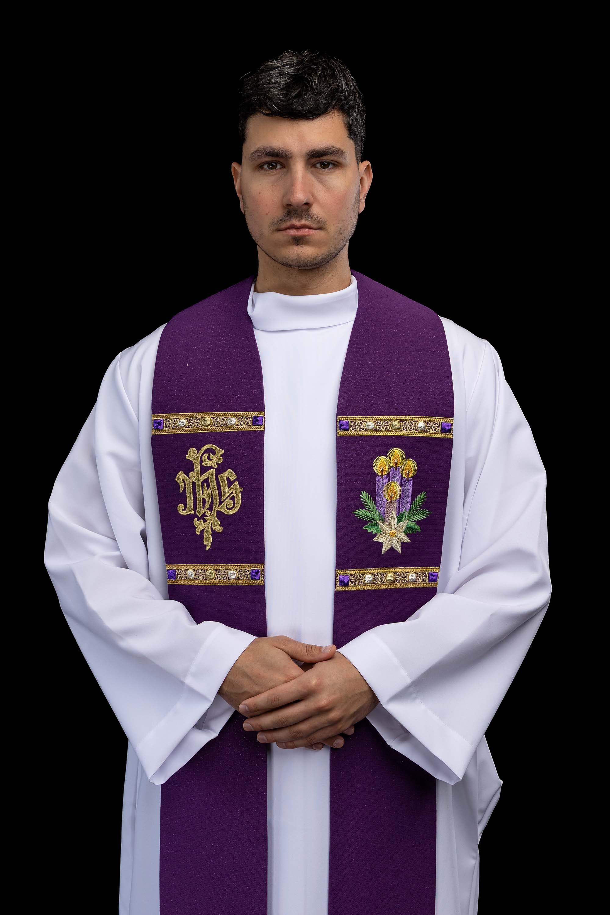Plášť s veľkonočným baránkom ušitý z ozdobnej tkaniny