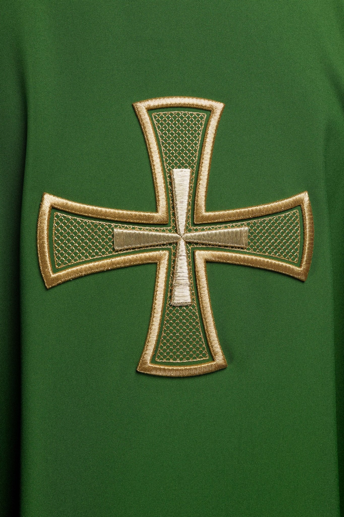 Ornat haftowany Zielony z Motywem Krzyża