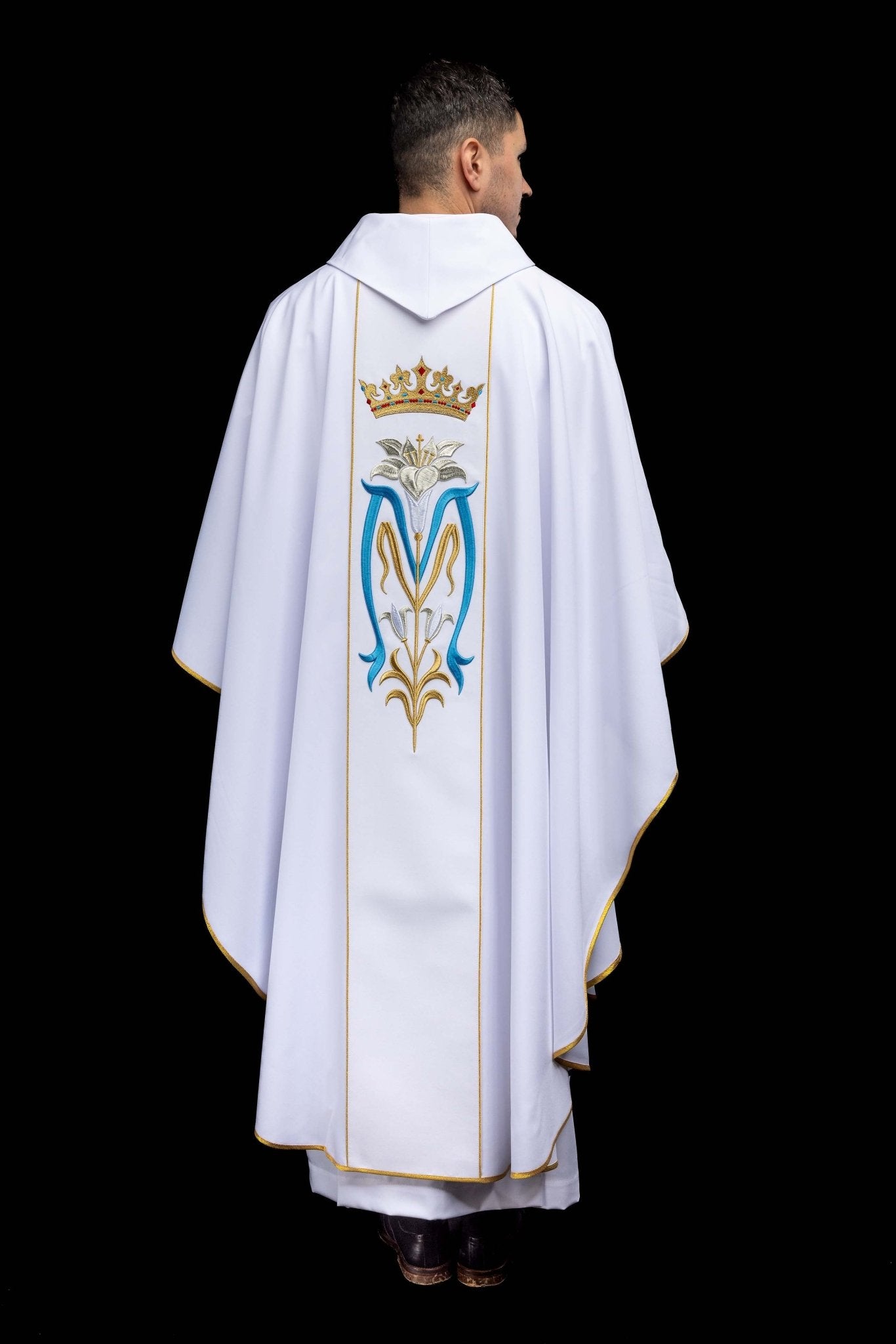Ornat liturgiczny Maryjny haftowany z koroną w kolorze białym
