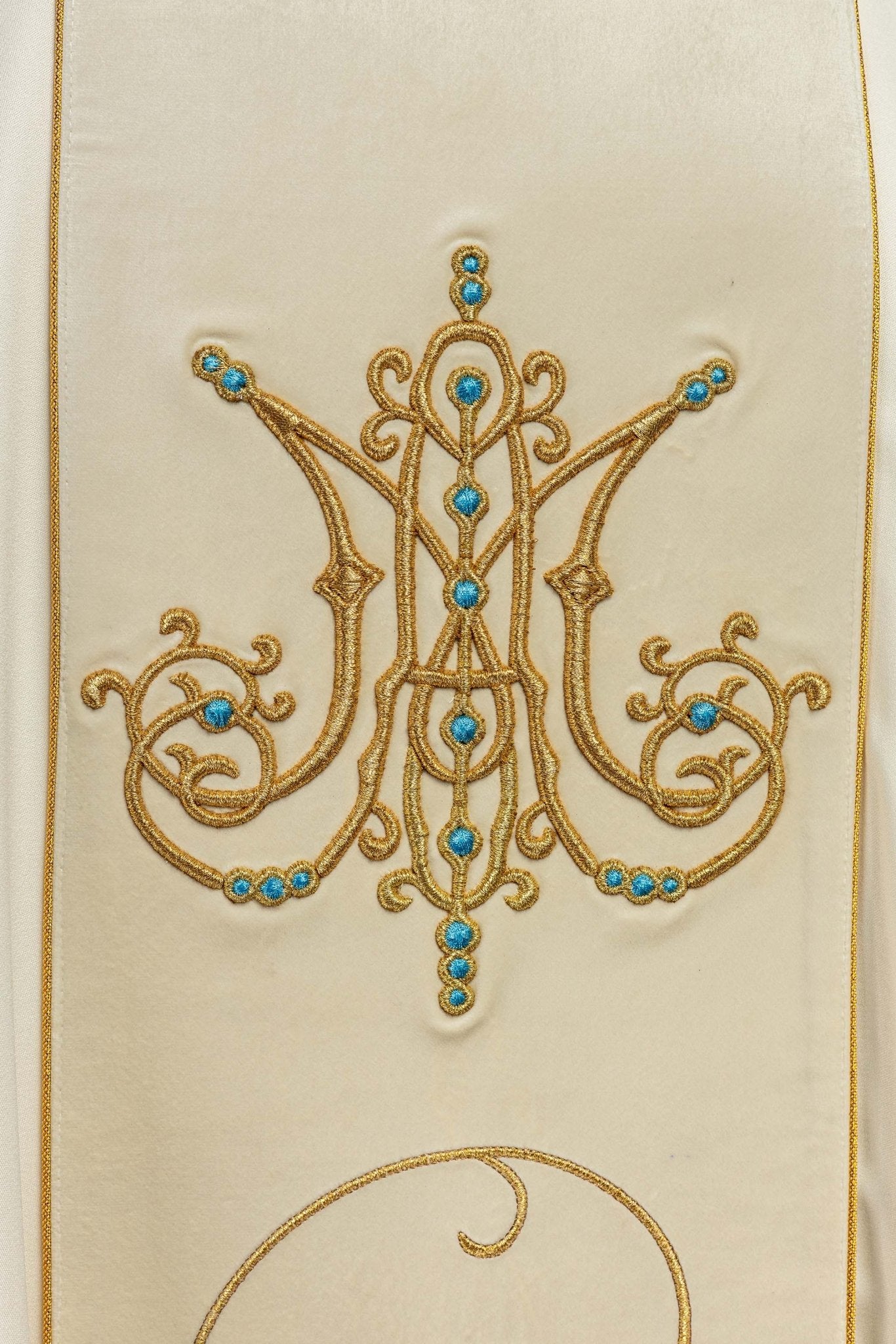 Ornat liturgiczny Maryjny z aksamitnym pasem w kolorze ecru