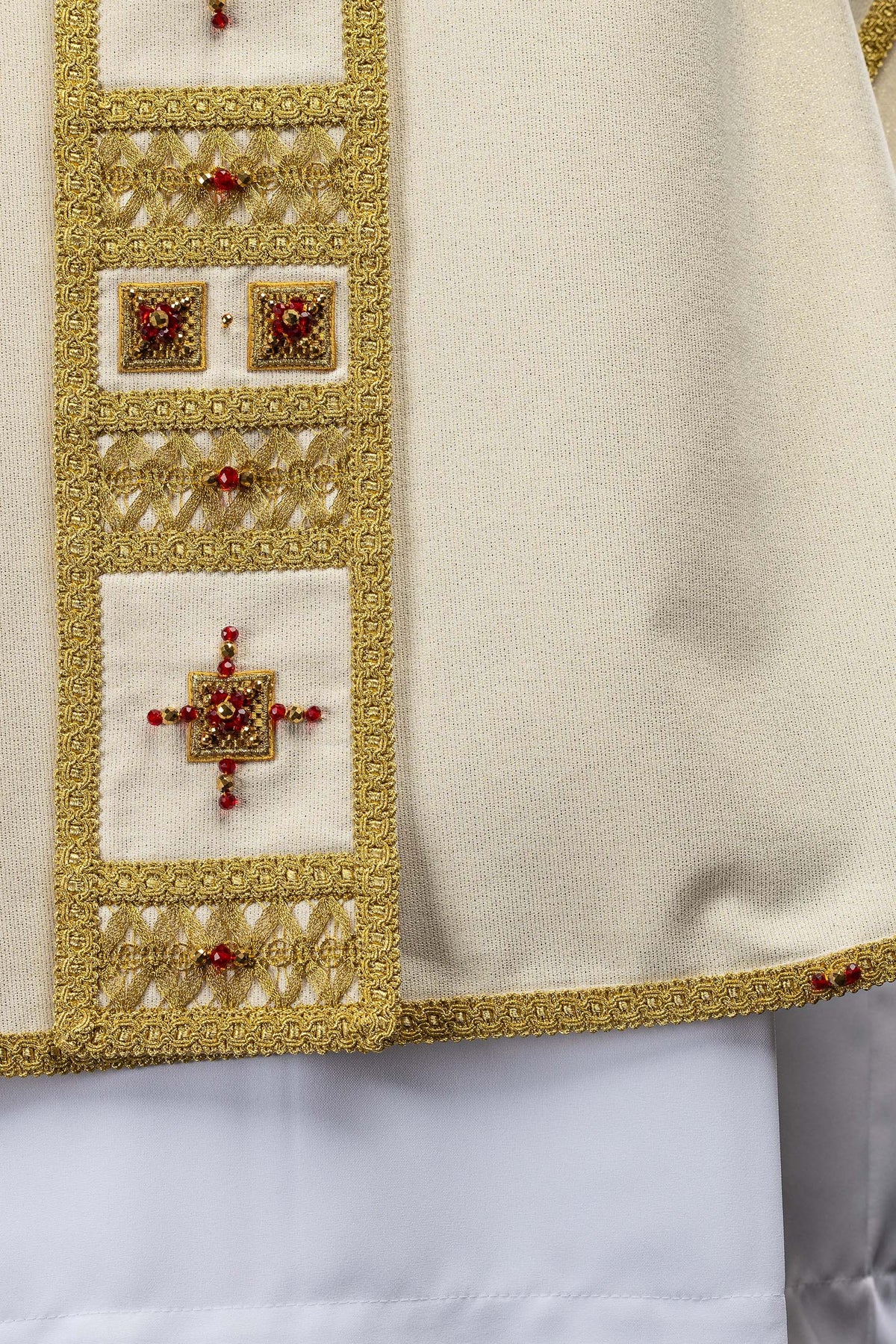 Ručne vyrobený ornát s prírodnými kameňmi Handmade 7005