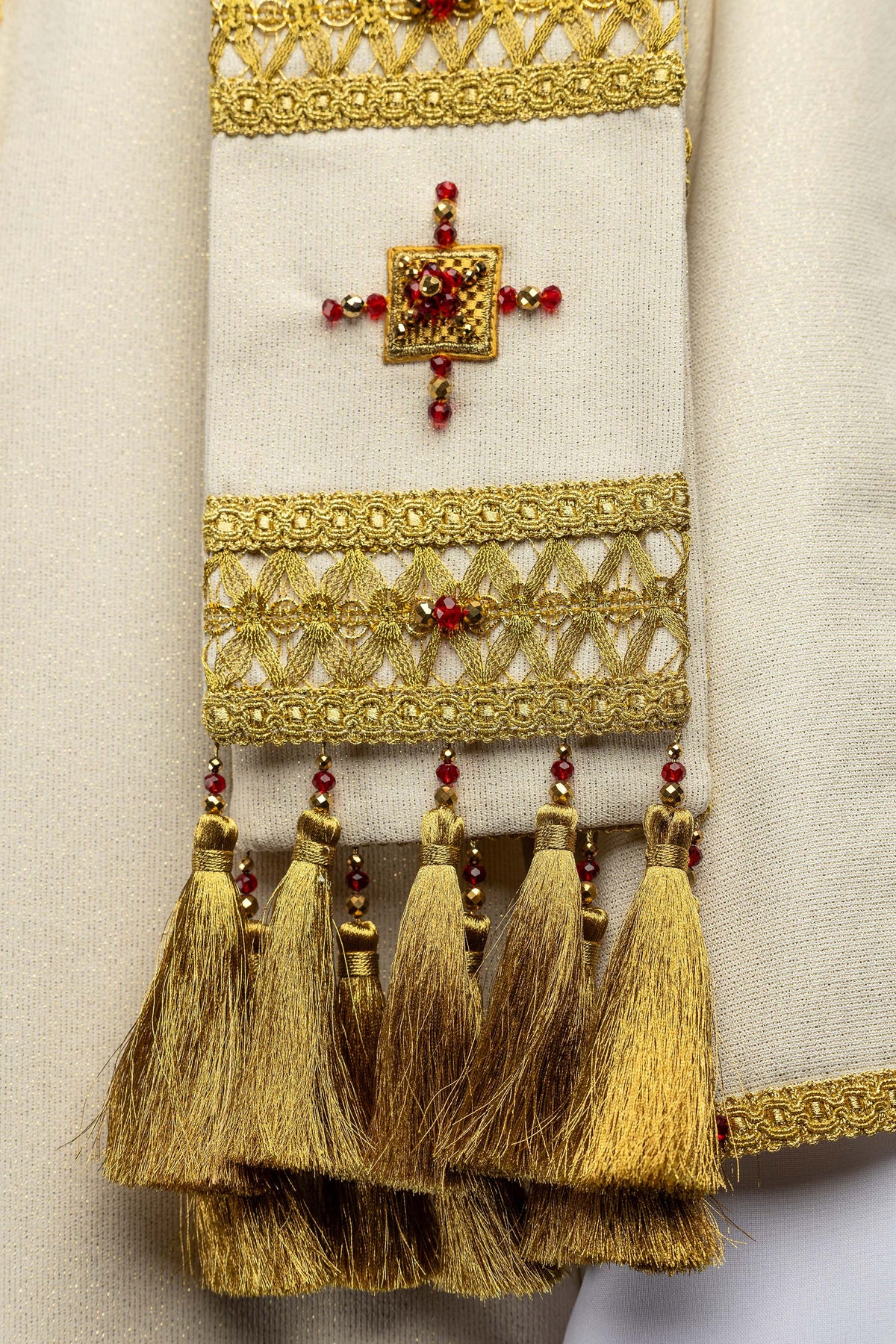 Ručne vyrobený ornát s prírodnými kameňmi Handmade 7005