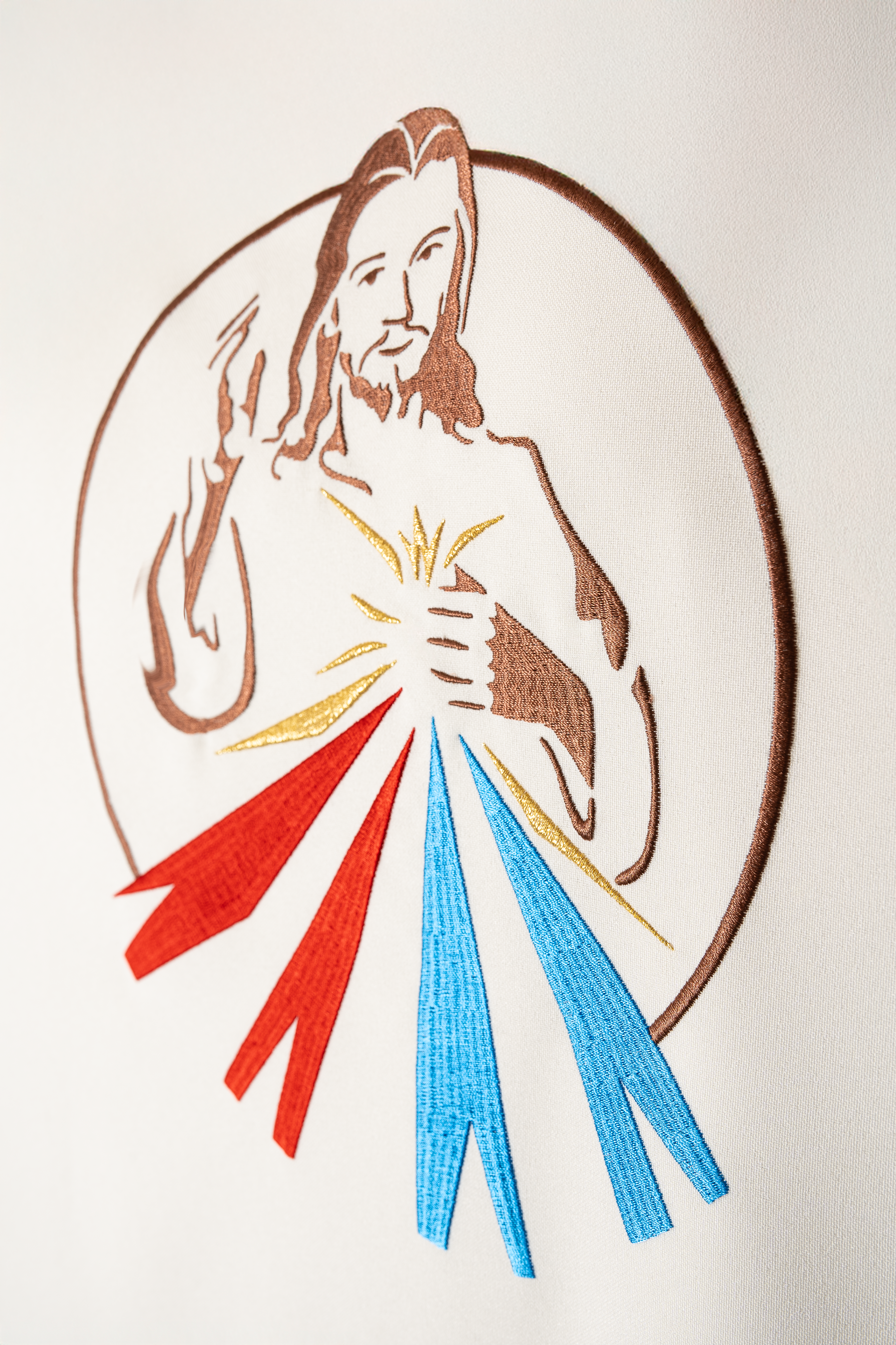 Ornat ecru z wizerunkiem Jezusa Miłosiernego - ORNATY.PL