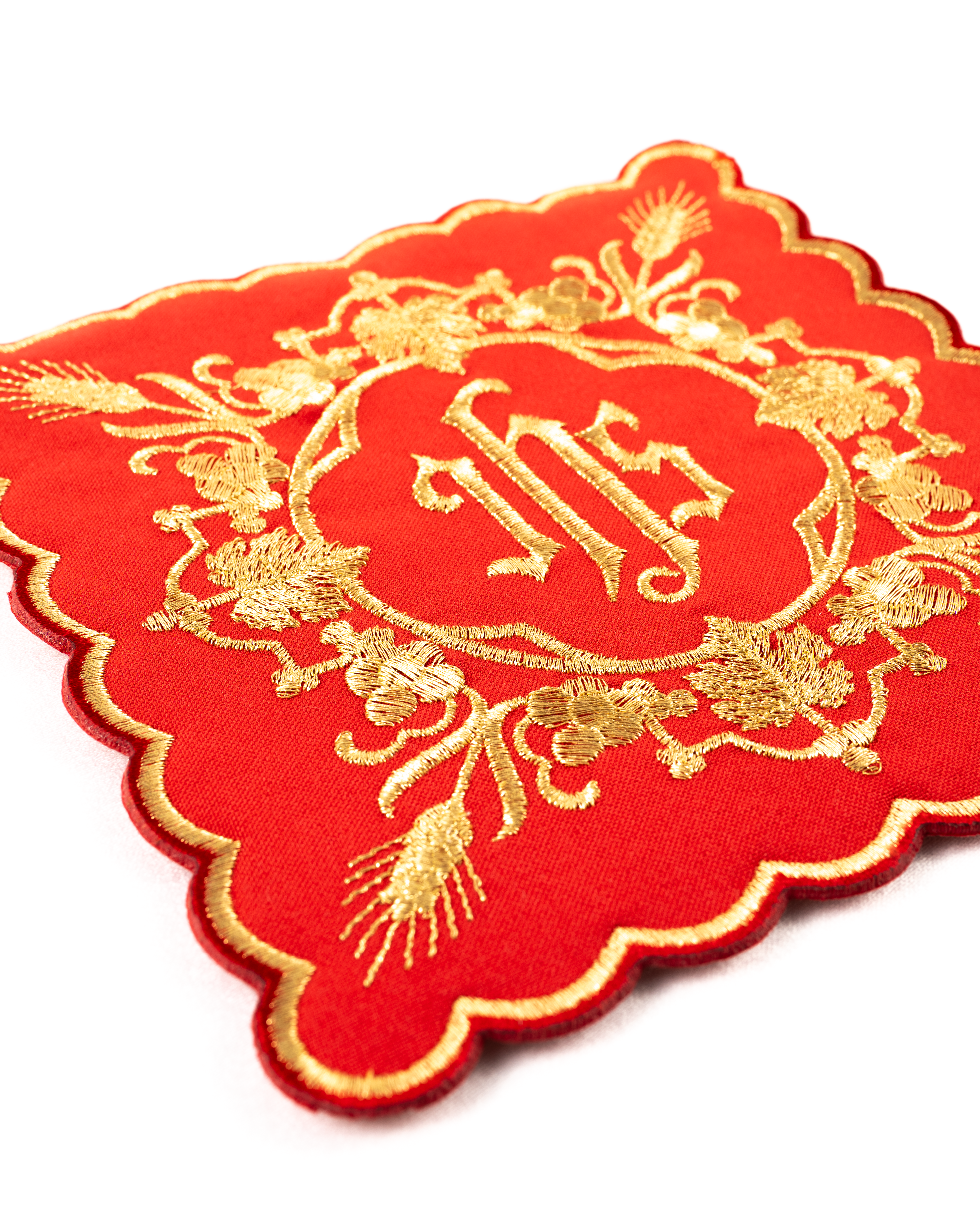 Komplet kielichowy haftowany z motywem IHS czerwony - ORNATY.PL