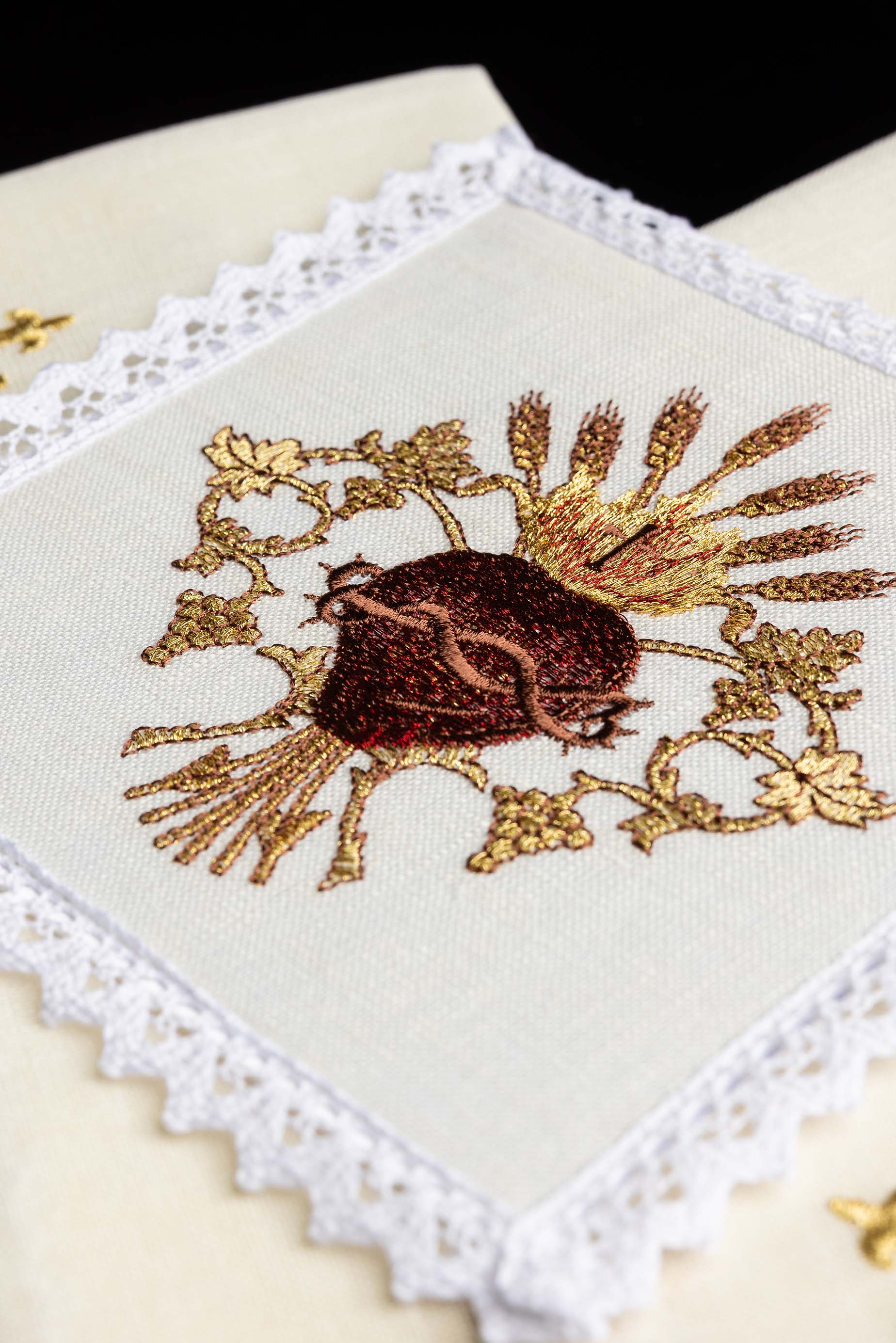 Bielizna kielichowa lniana haftowana Kielich - ORNATY.PL