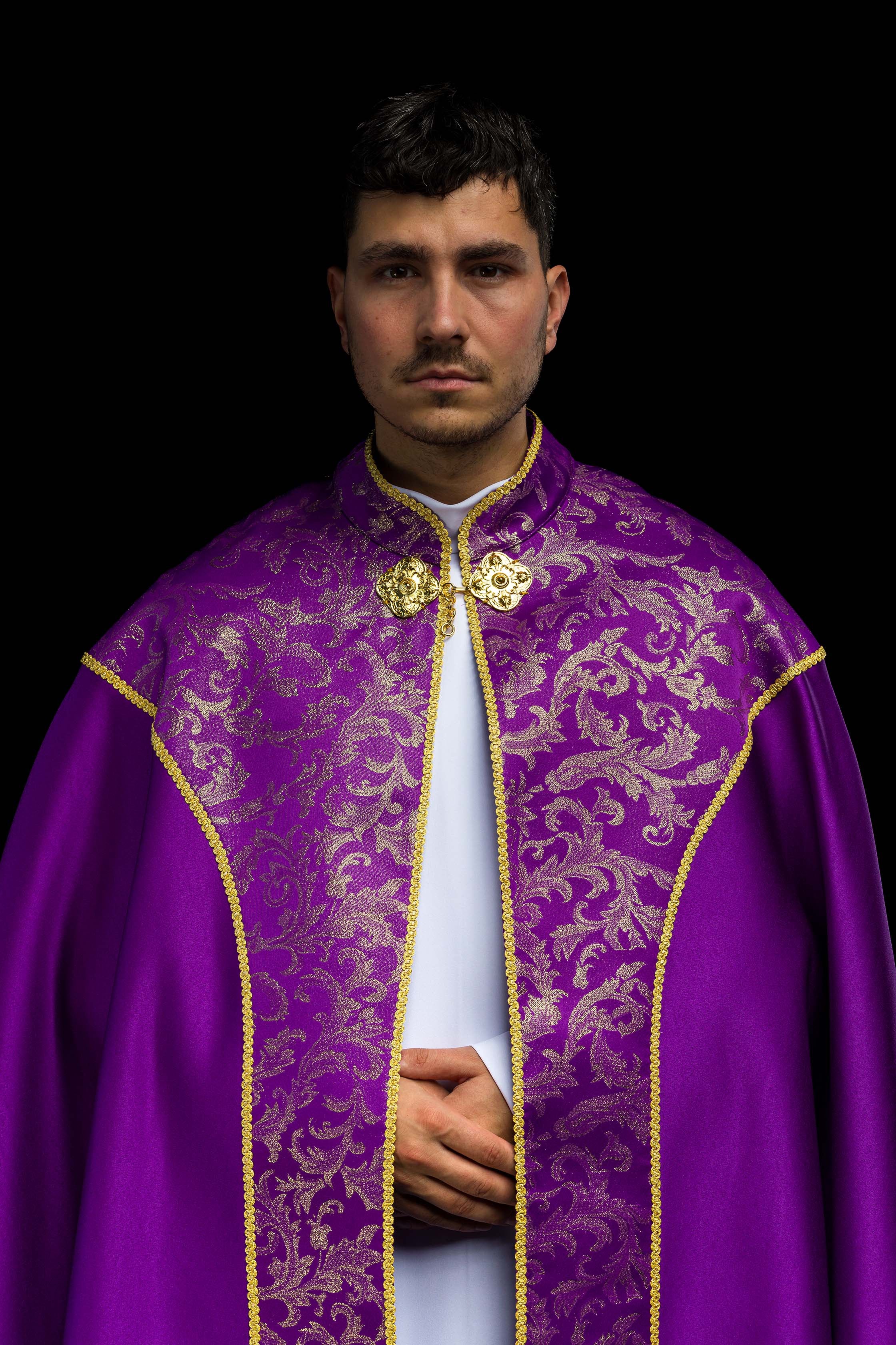 Kapa haftowana ozdobiona tkanina żakardowa fioletowa - ORNATY.PL