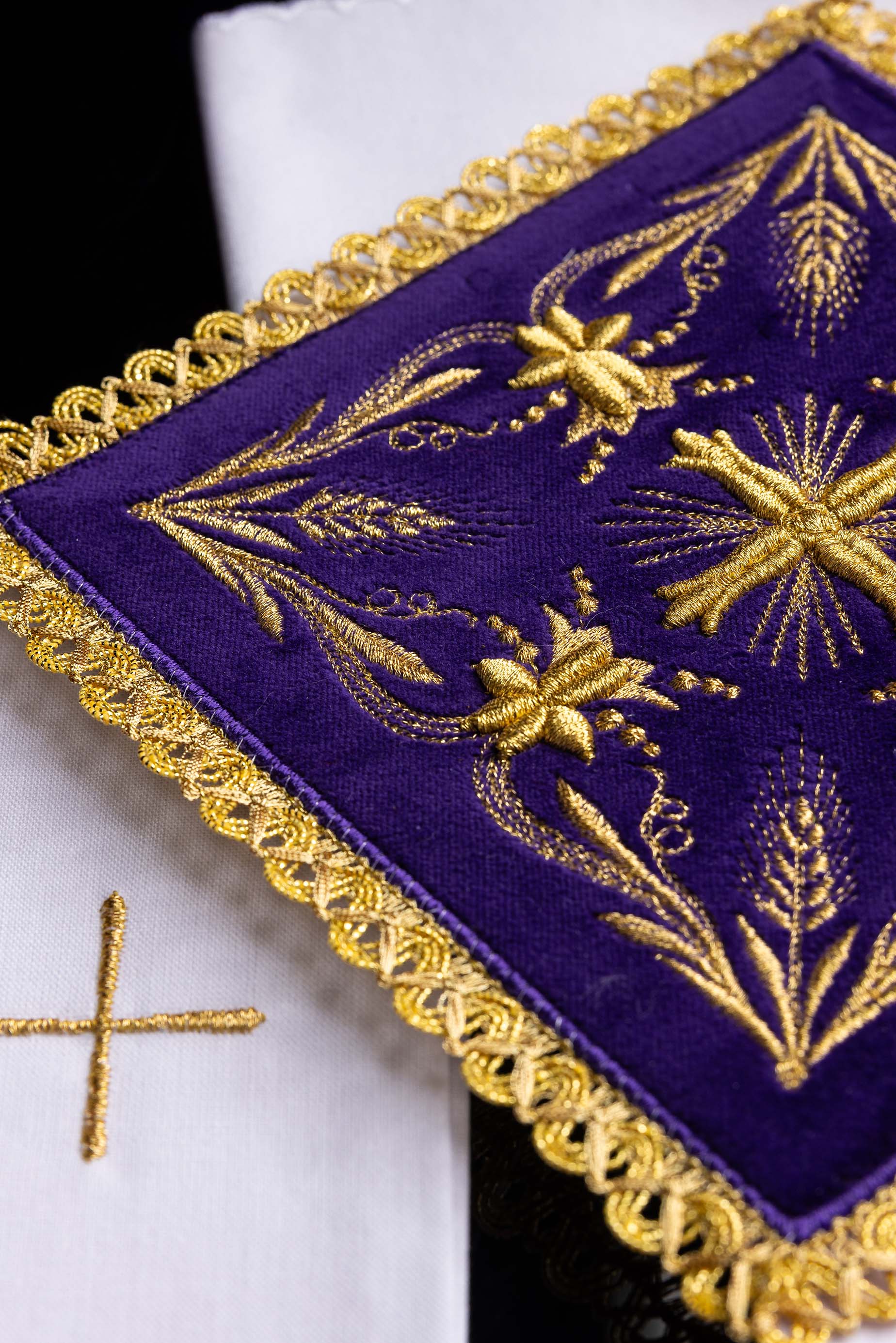 Bielizna kielichowa haftowana aksamitna Fioletowa - ORNATY.PL