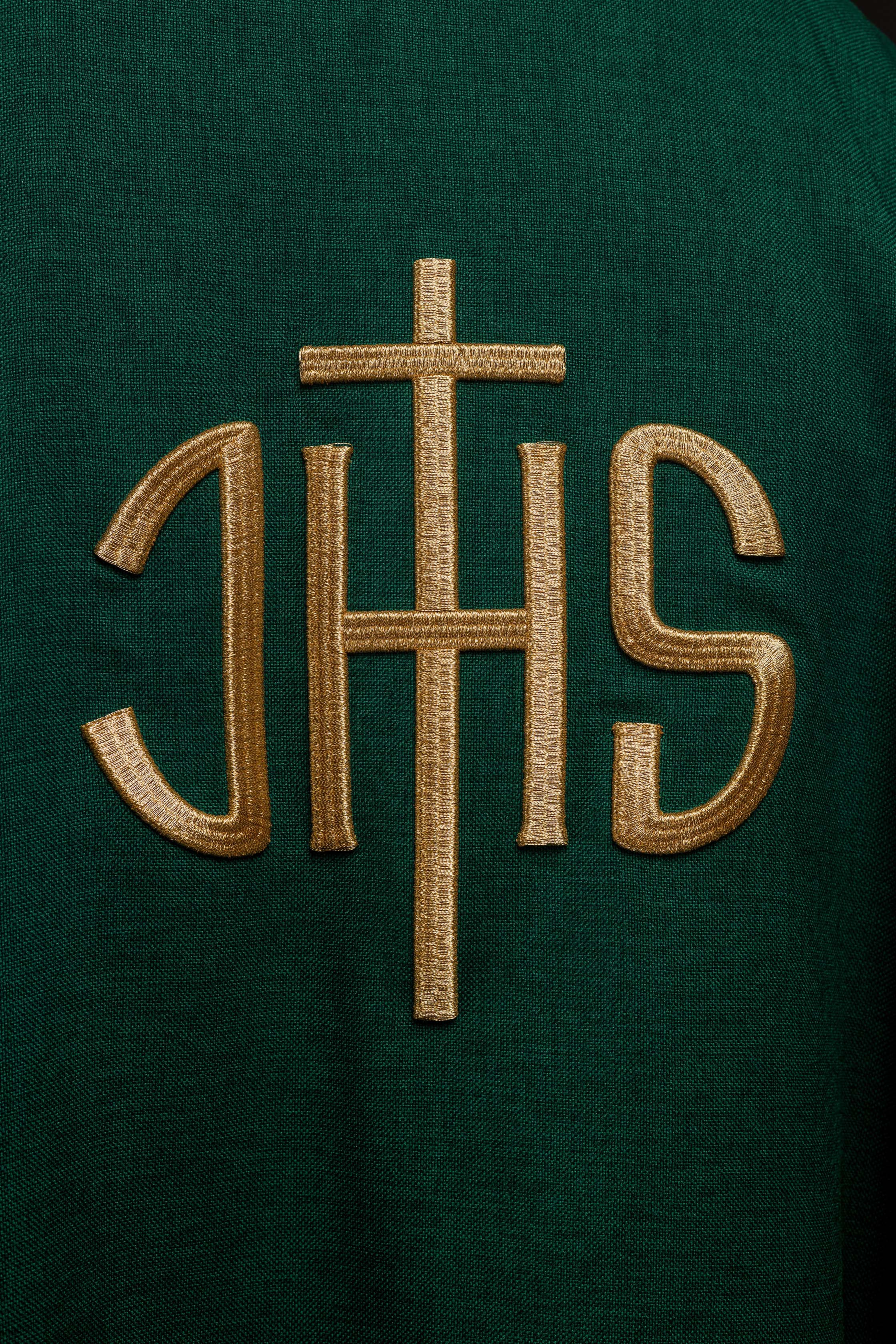 Zielony ornat liturgiczny z złotym haftem IHS - ORNATY.PL