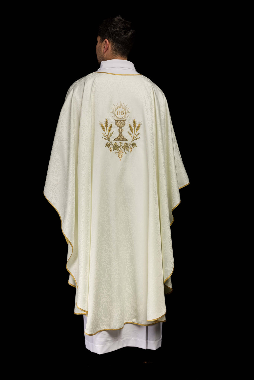 Ornat liturgiczny ecru z haftem kielicha i hostii na tkaninie żakardowej - ORNATY.PL