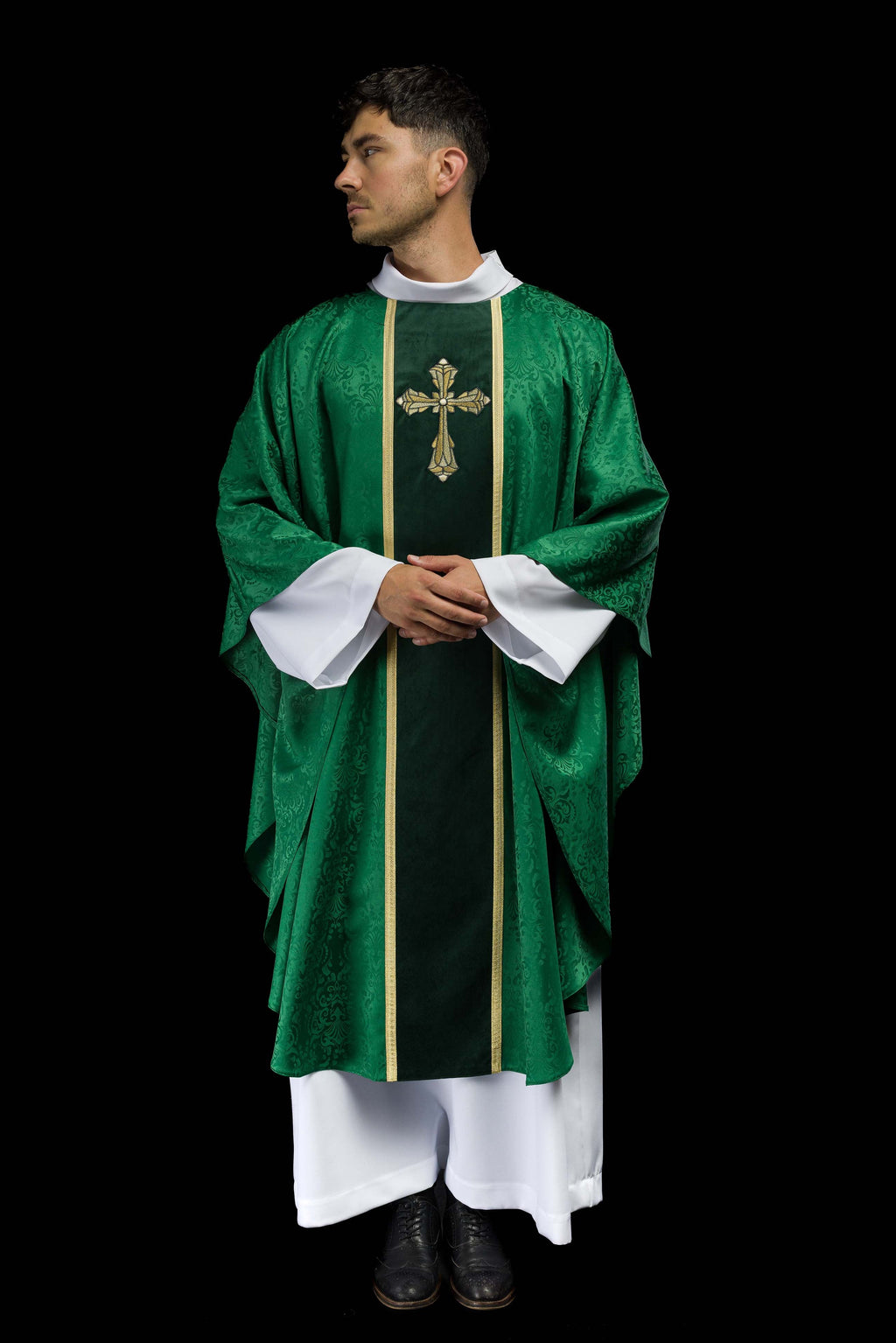 Liturgický zelený ornát s pásom a výšivkou kríža na žakárovom tkanive