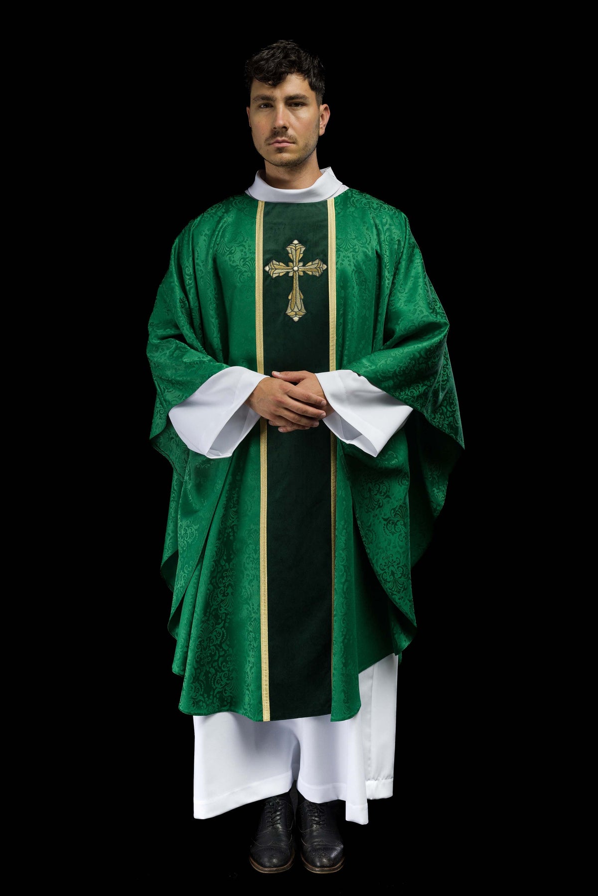 Liturgický zelený ornát s pásom a výšivkou kríža na žakárovom tkanive