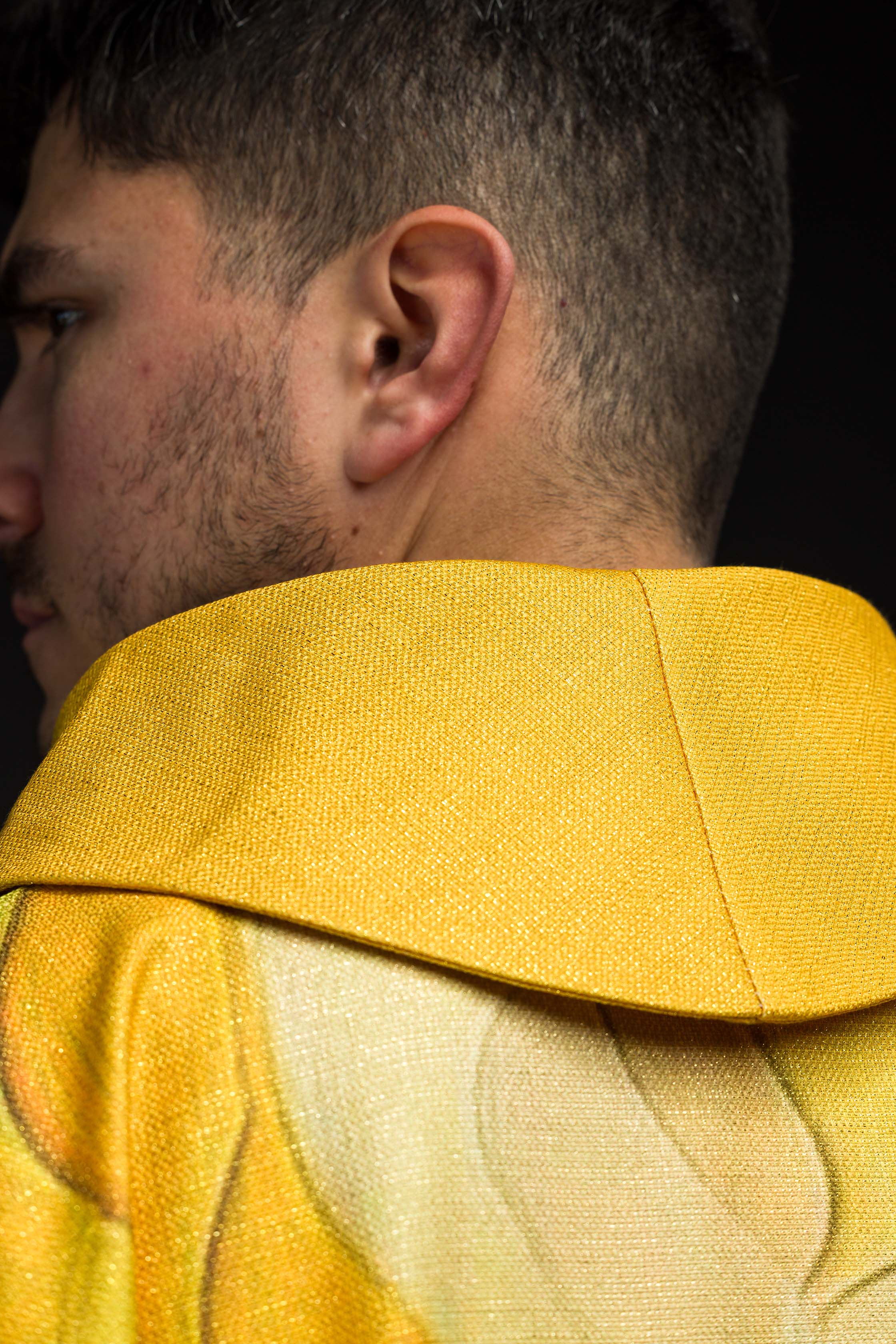 Ornat drukowany wielokolorowy z motywem krzyża