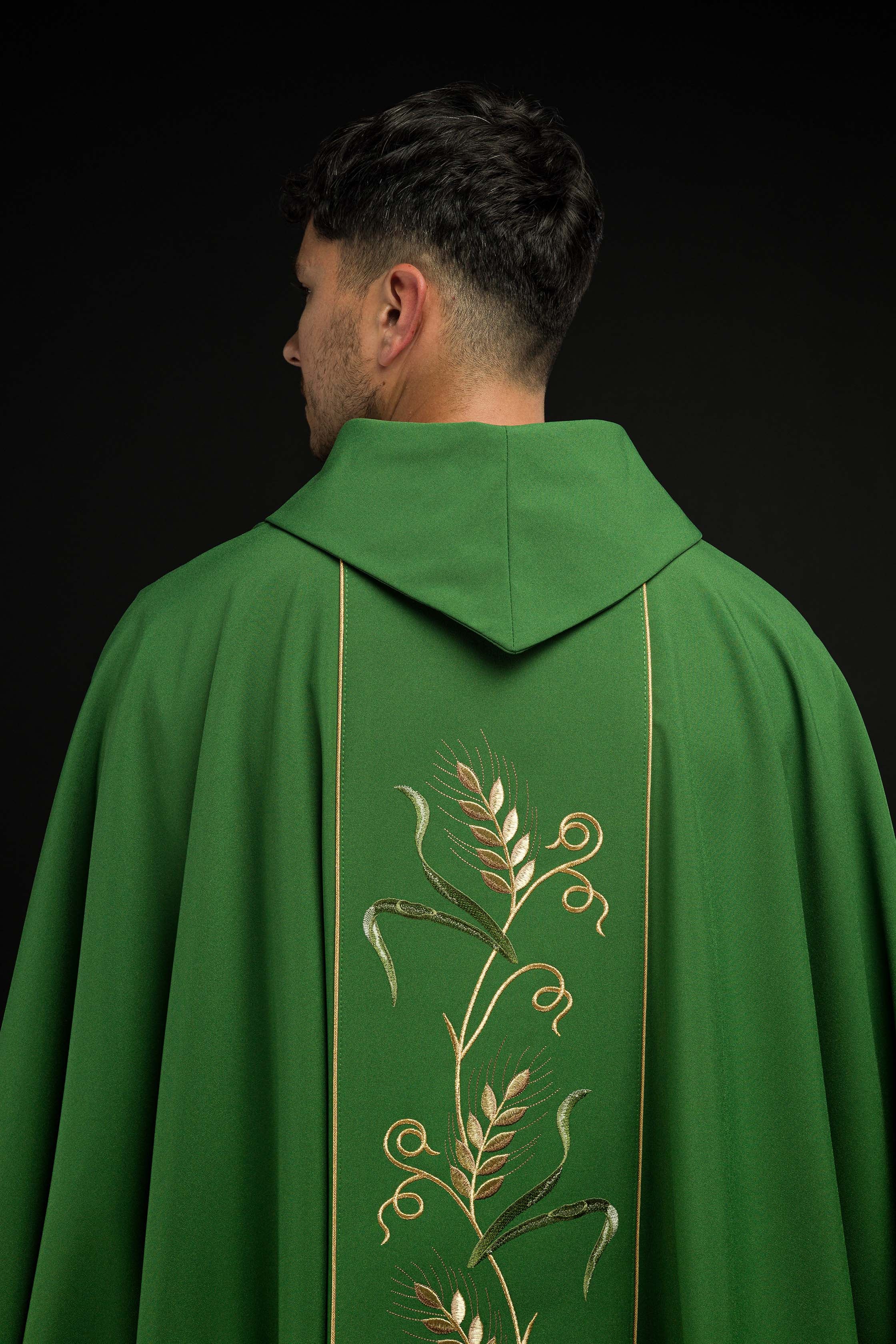 Zielony ornat na pasie z haftem IHS, kłosy i winogrona - ORNATY.PL