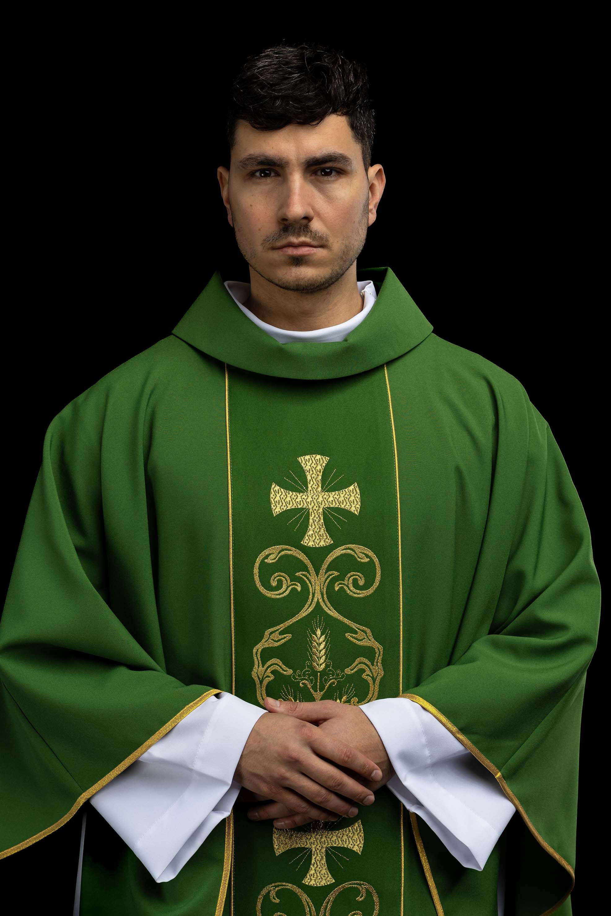 Zielony ornat liturgiczny zdobiony haftowanym pasem - ORNATY.PL