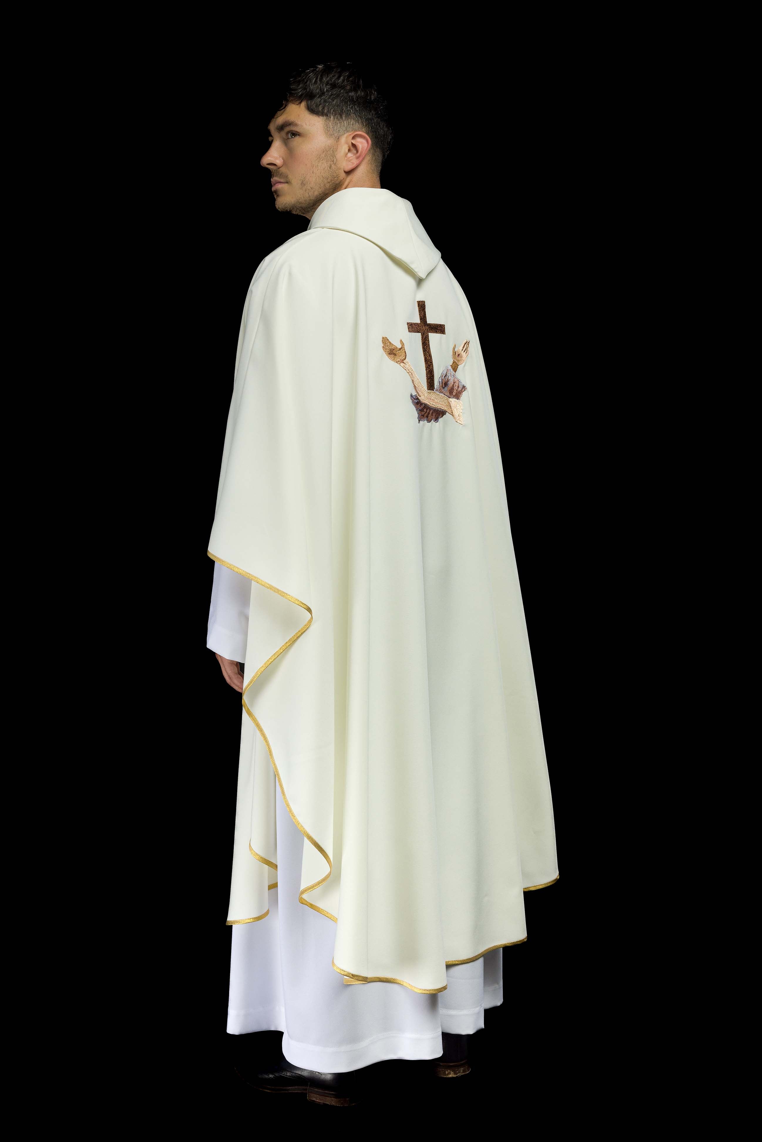 Ornat liturgiczny z franciszkańskim krzyżem - ORNATY.PL