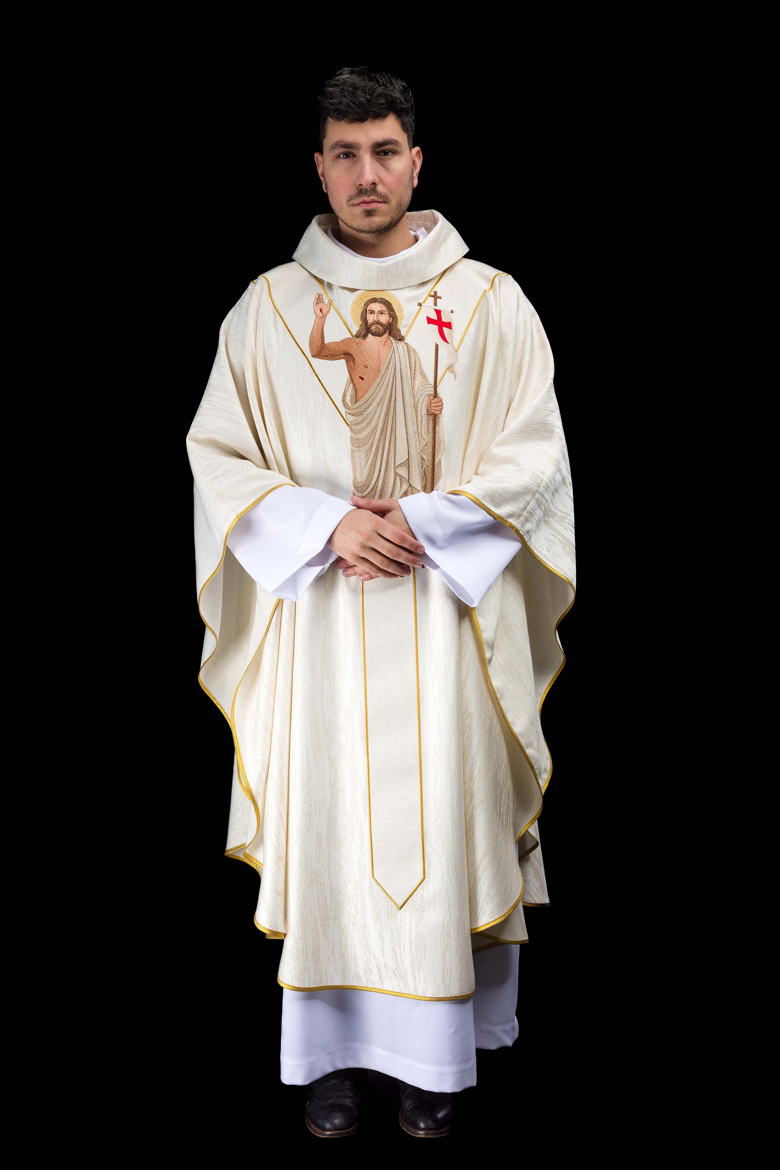 Ornat haftowany z wizerunkiem Jezusa Zmartwychwstałego i Baranka Wielkanocnego - ORNATY.PL