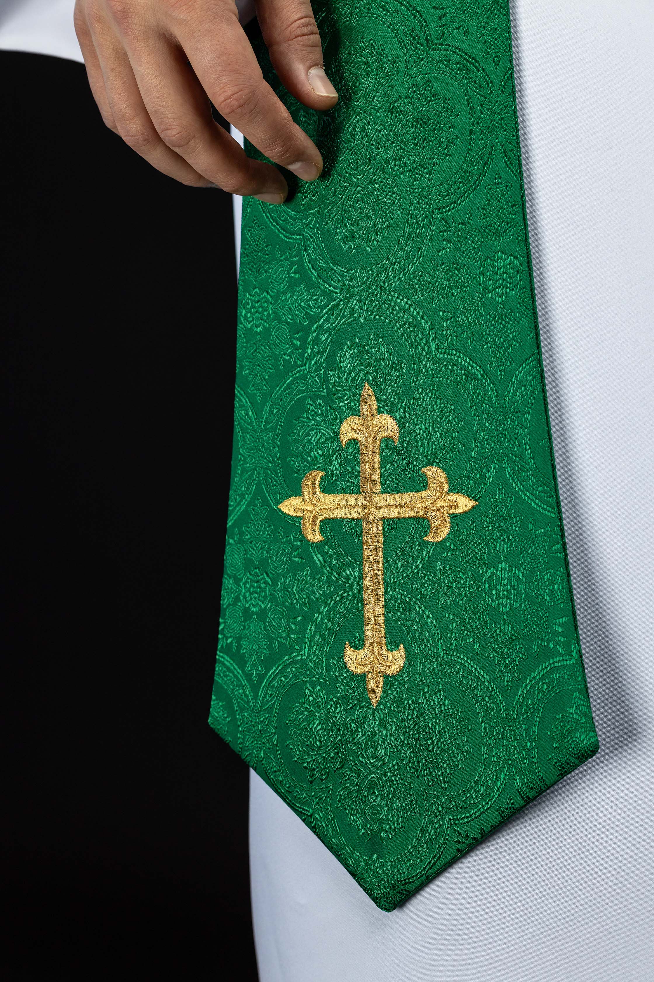 Zelená vyšívaná kňazská štóla Kríž