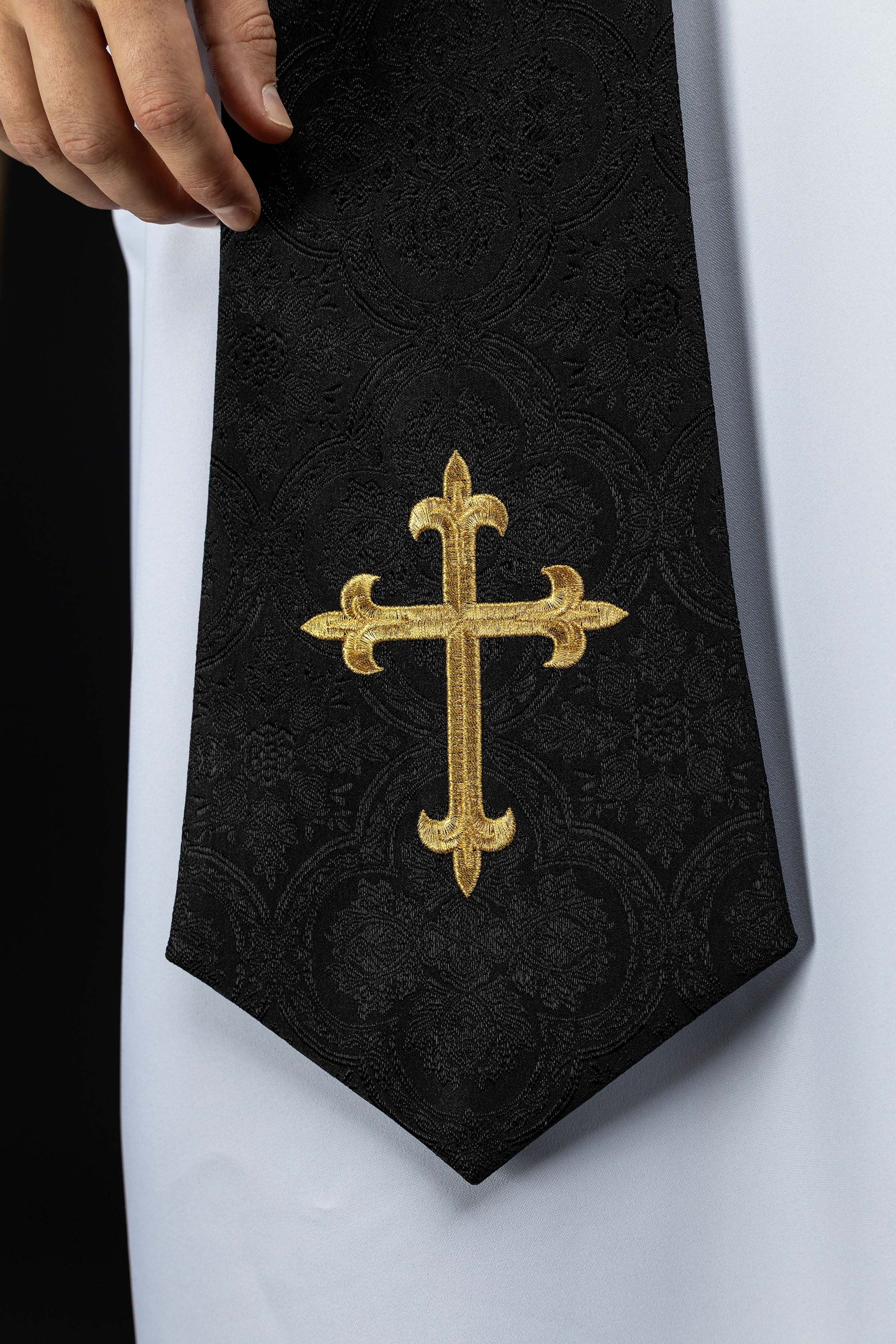 Vyšívaná pléd s motívom kríža ružová žakárová tkanina