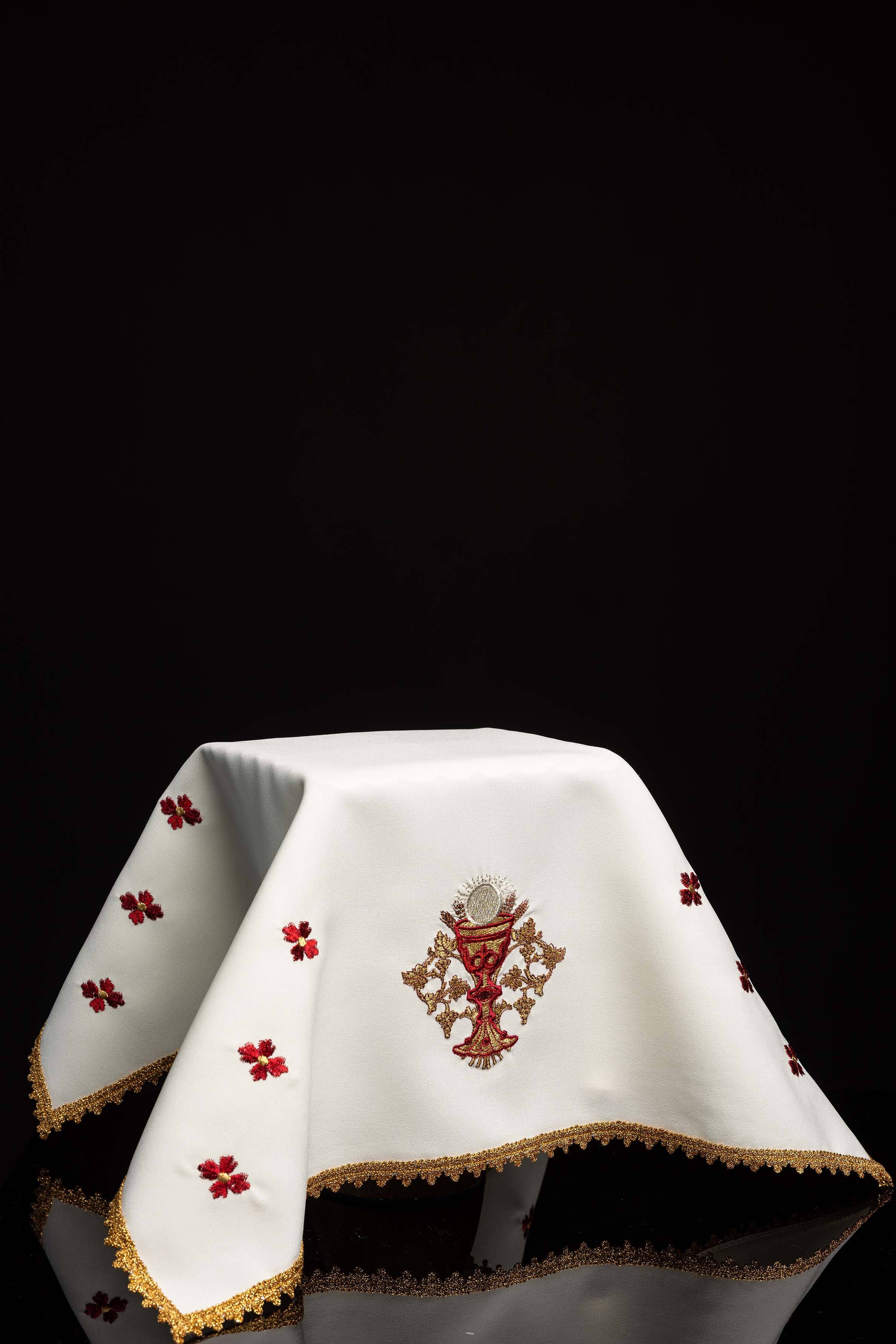 Závoj na kalich so symbolom Eucharistie