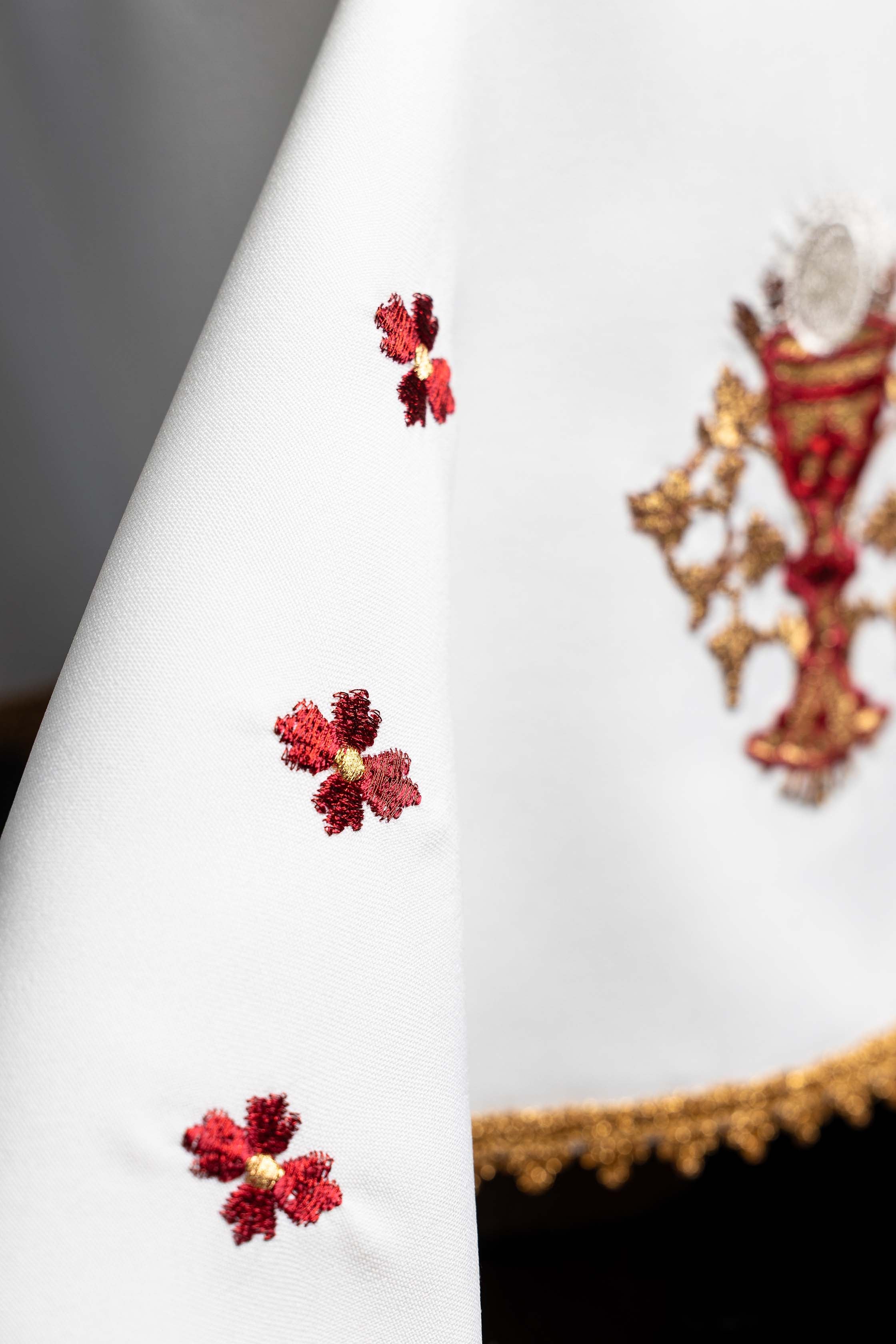 Závoj na kalich so symbolom Eucharistie