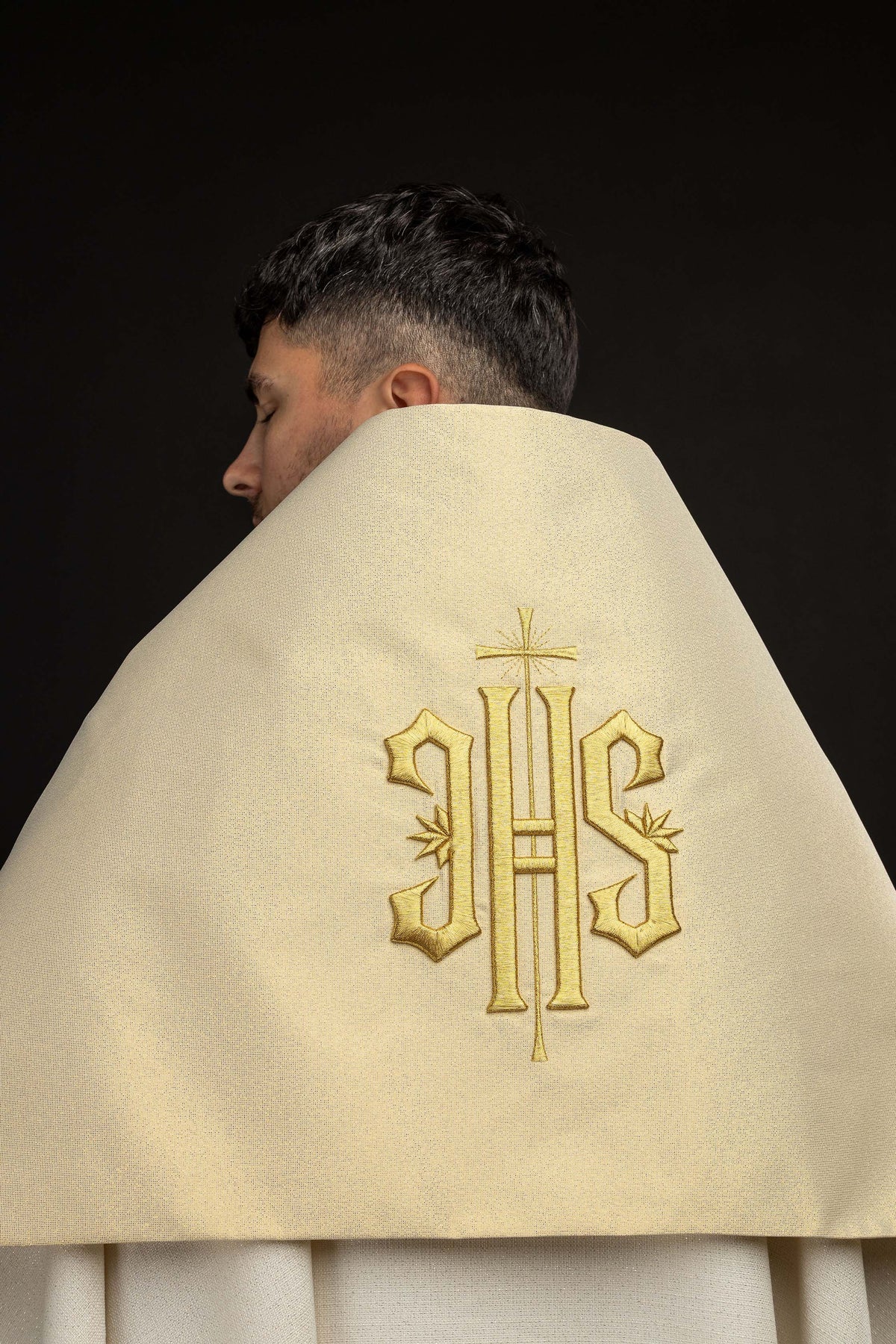 Vyšívaný liturgický závoj IHS v zlatej farbe