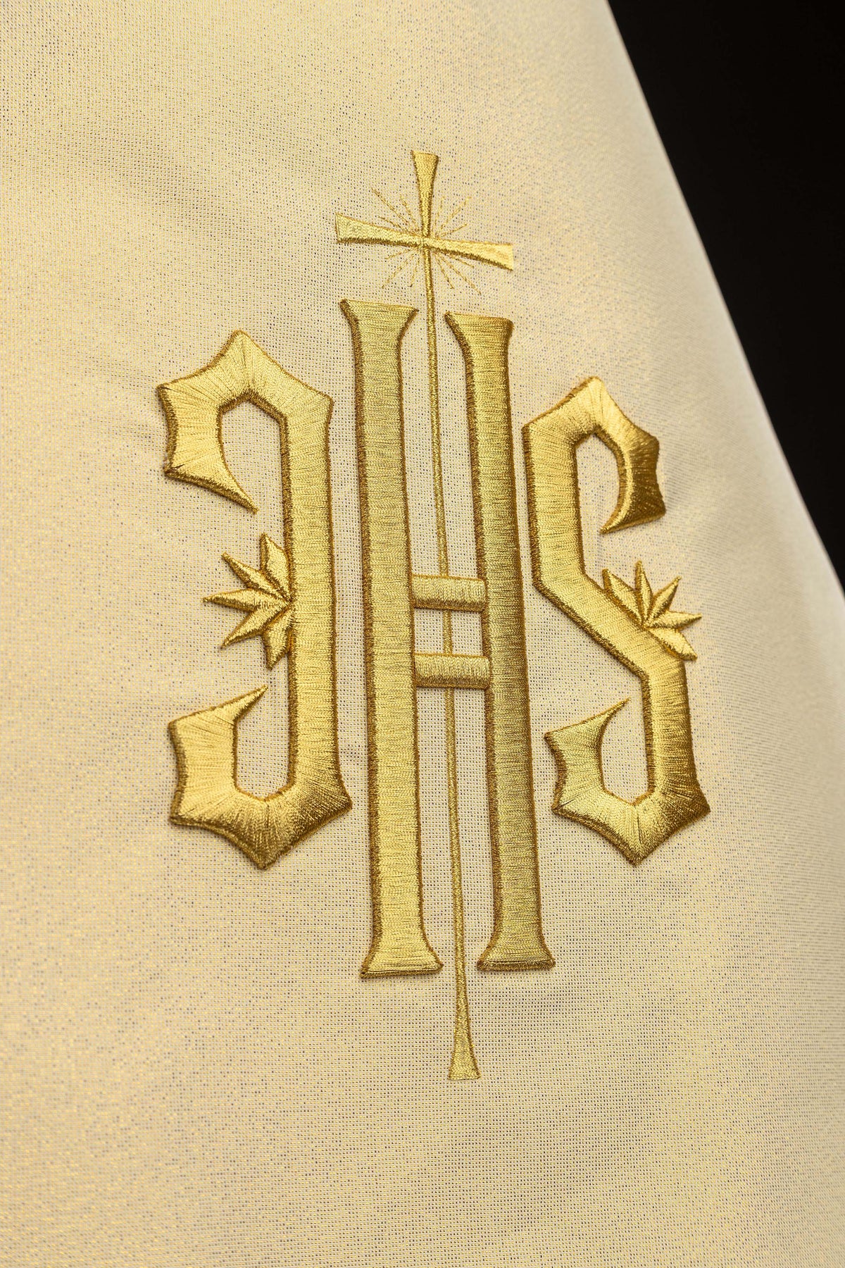 Vyšívaný liturgický závoj IHS v zlatej farbe