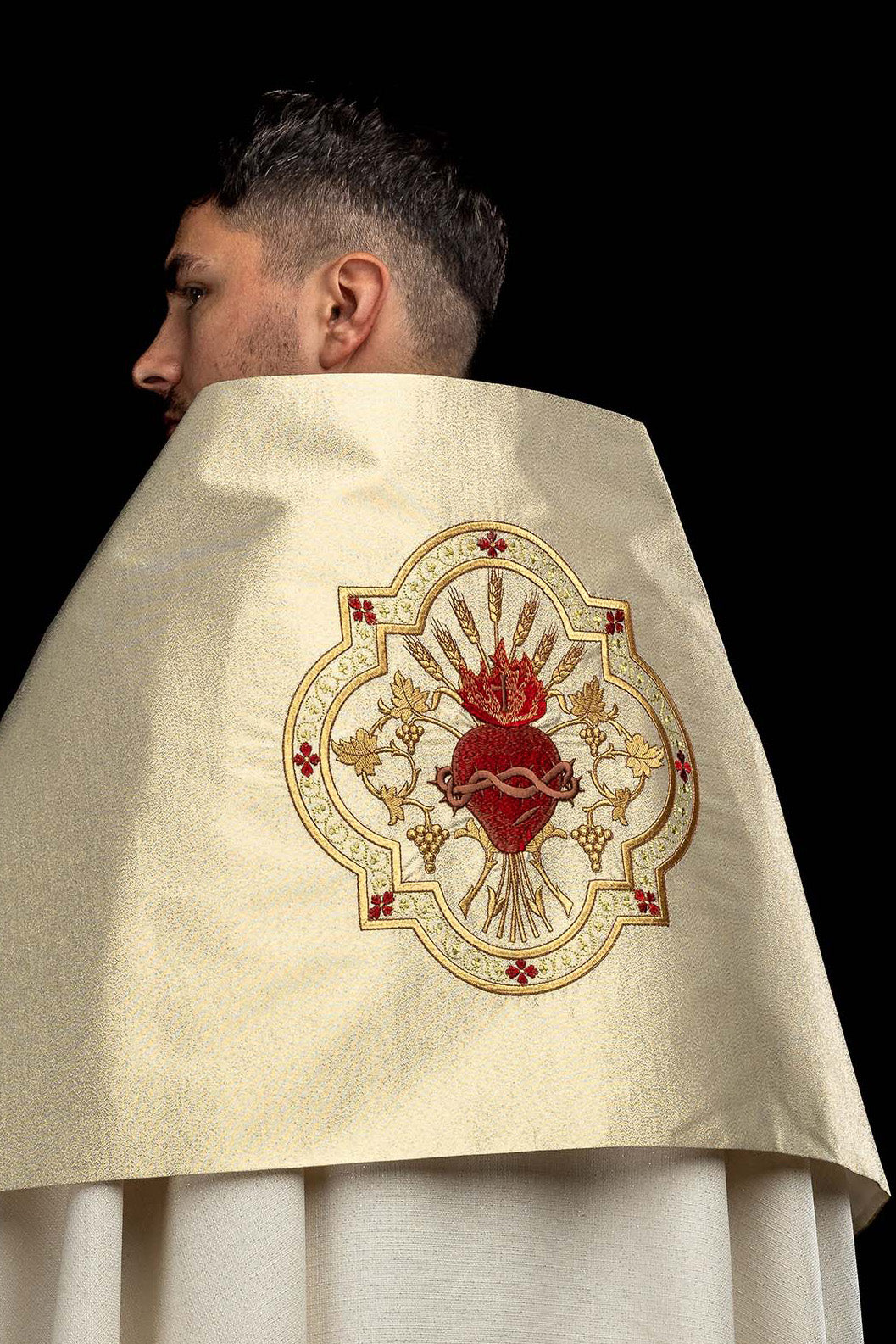 Zlatý liturgický závoj vyšívané Srdce Pána Ježiša