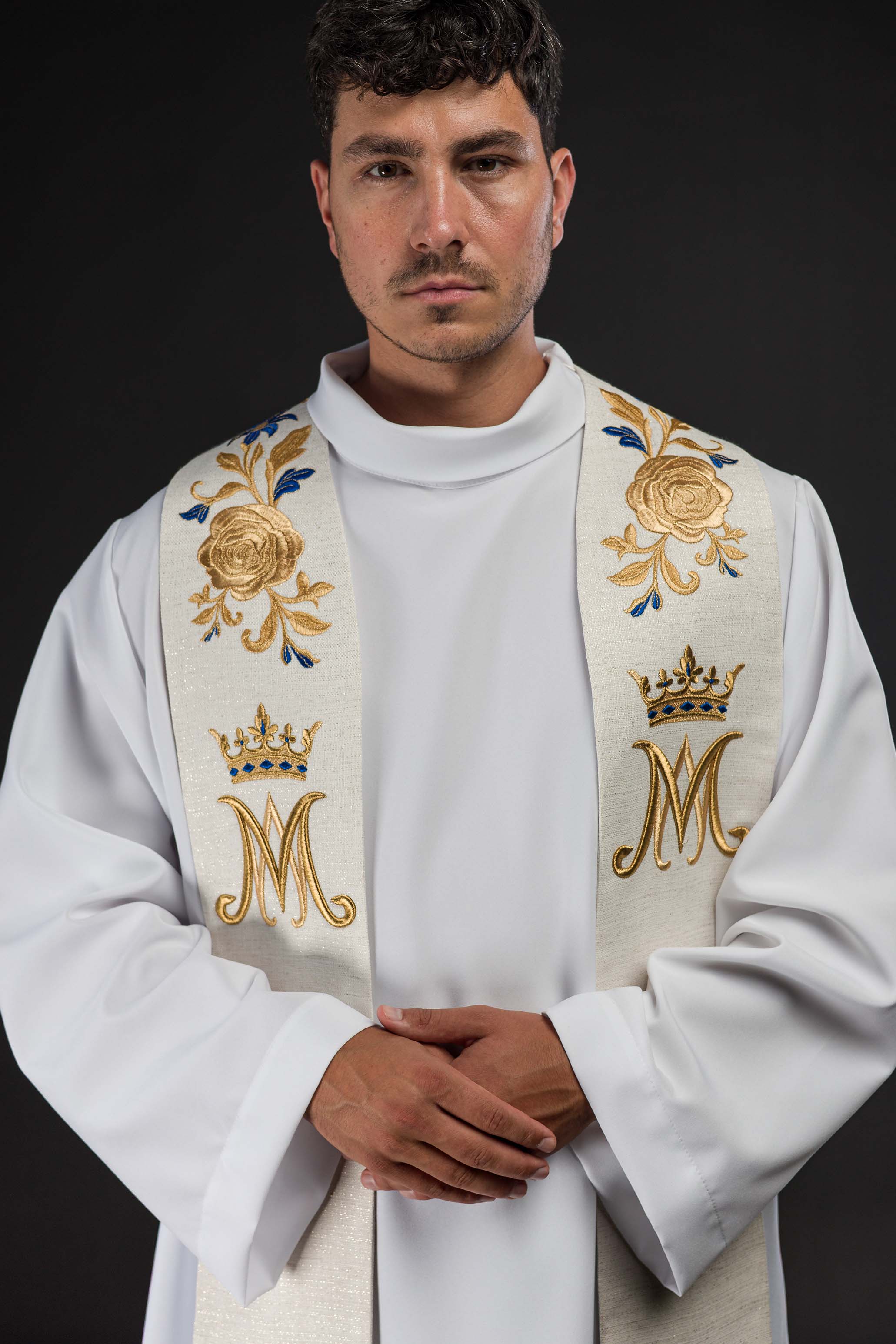 Stuła haftowana z symbolem Maryjnym