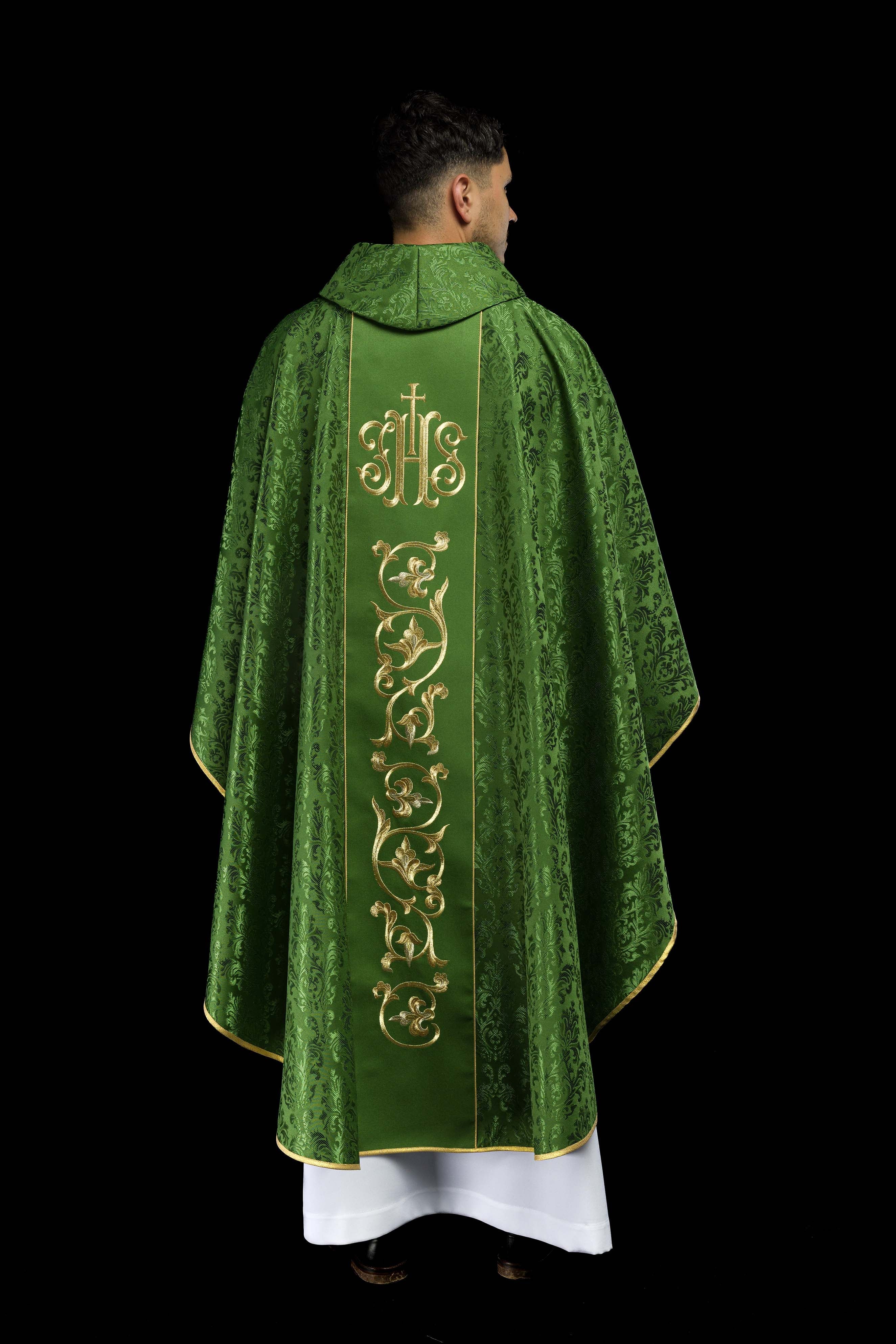 Zielony Ornat liturgiczny z bogato zdobionym pasem IHS - ORNATY.PL