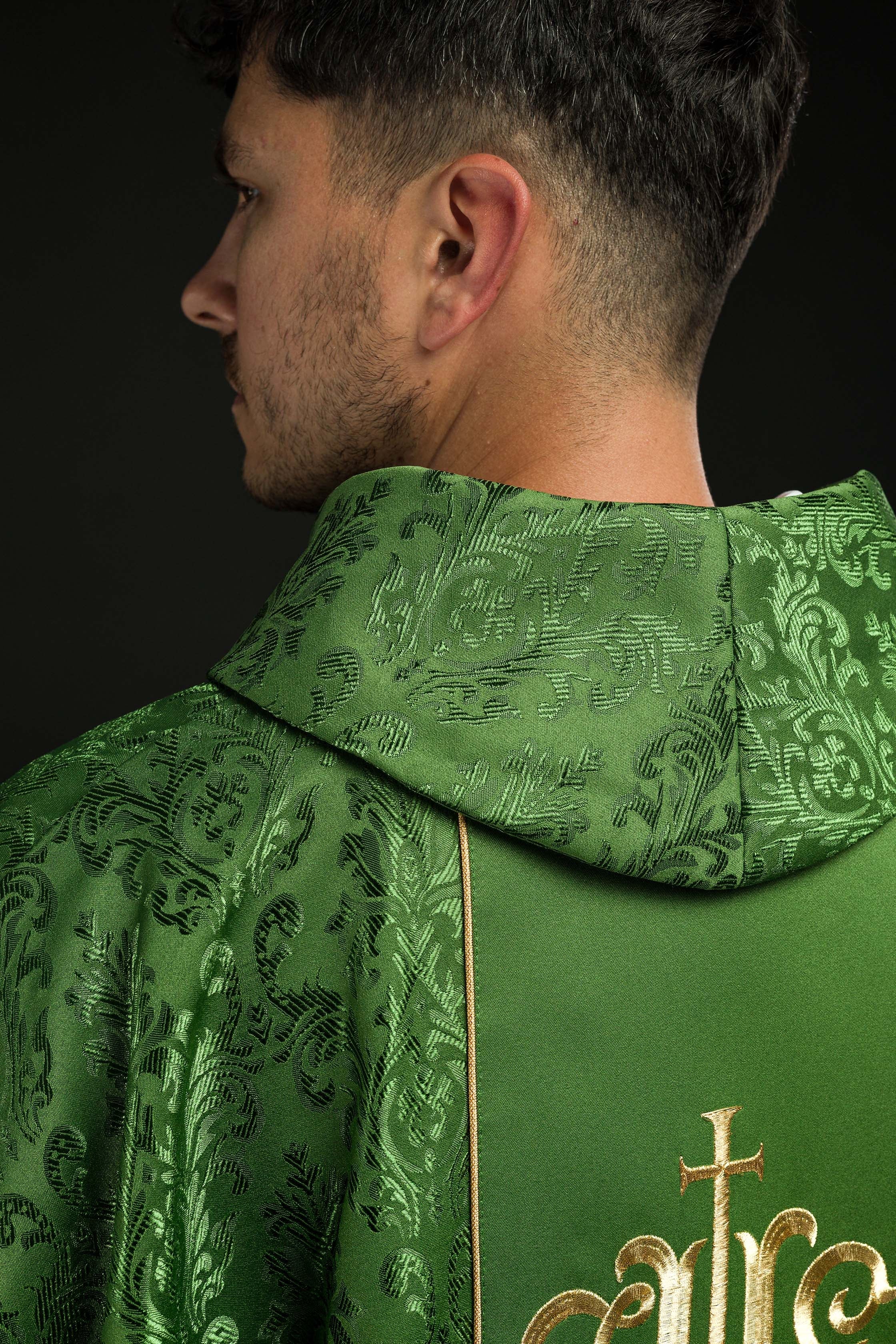 Zielony Ornat liturgiczny z bogato zdobionym pasem IHS - ORNATY.PL