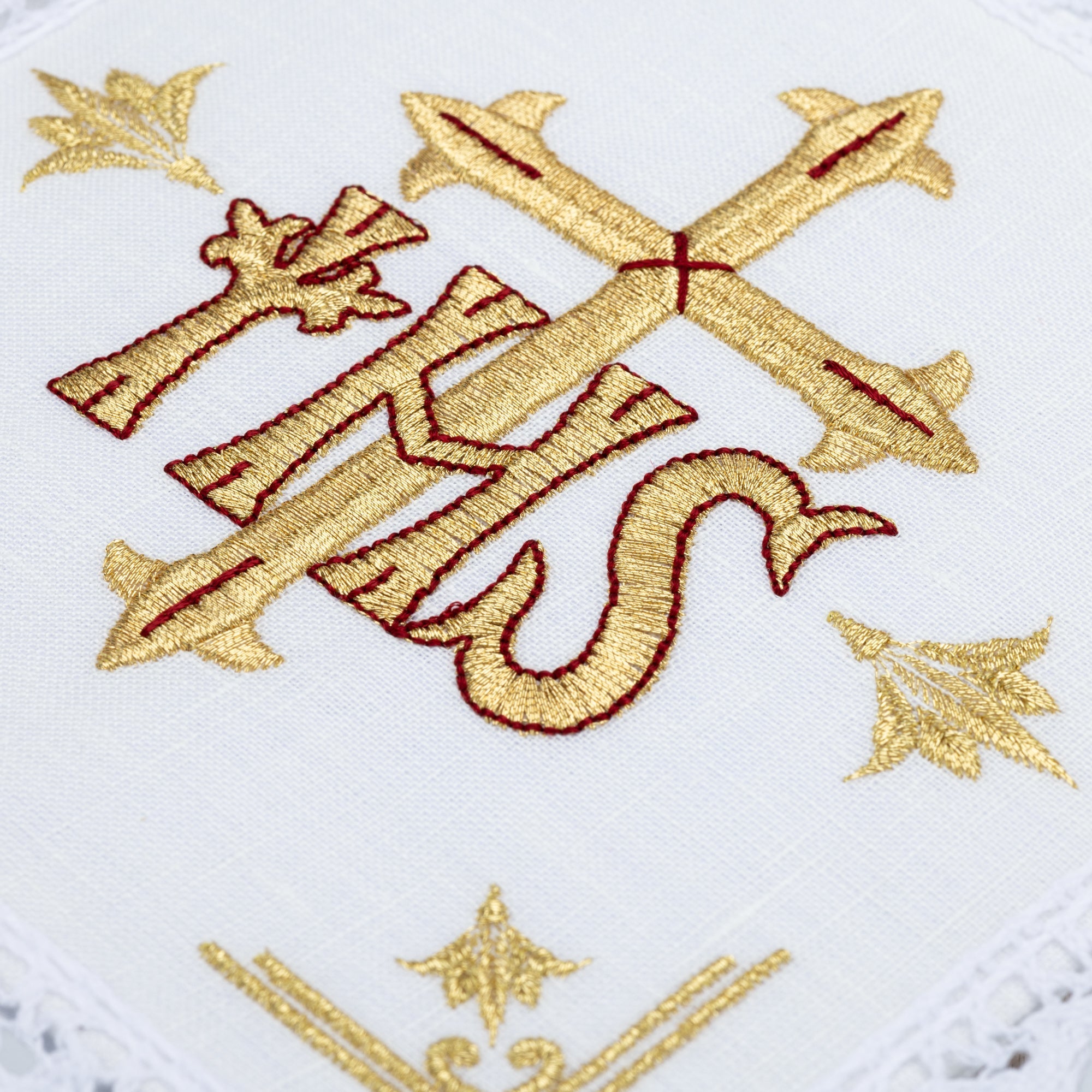 Bielizna kielichowa lniana haftowana symbol IHS Krzyż