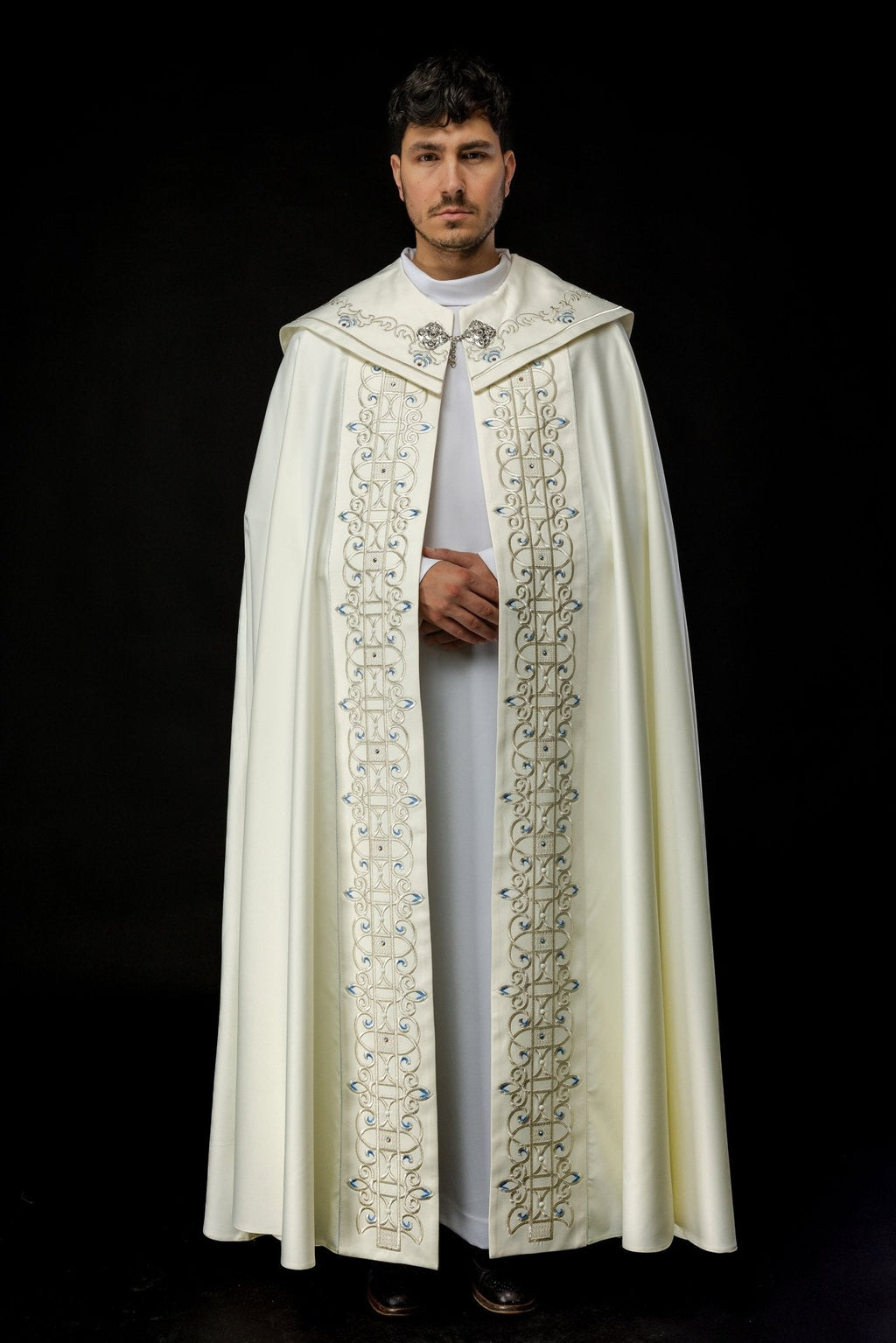 Kapa Liturgiczna Haftowana Z Symbolem Maryjnym