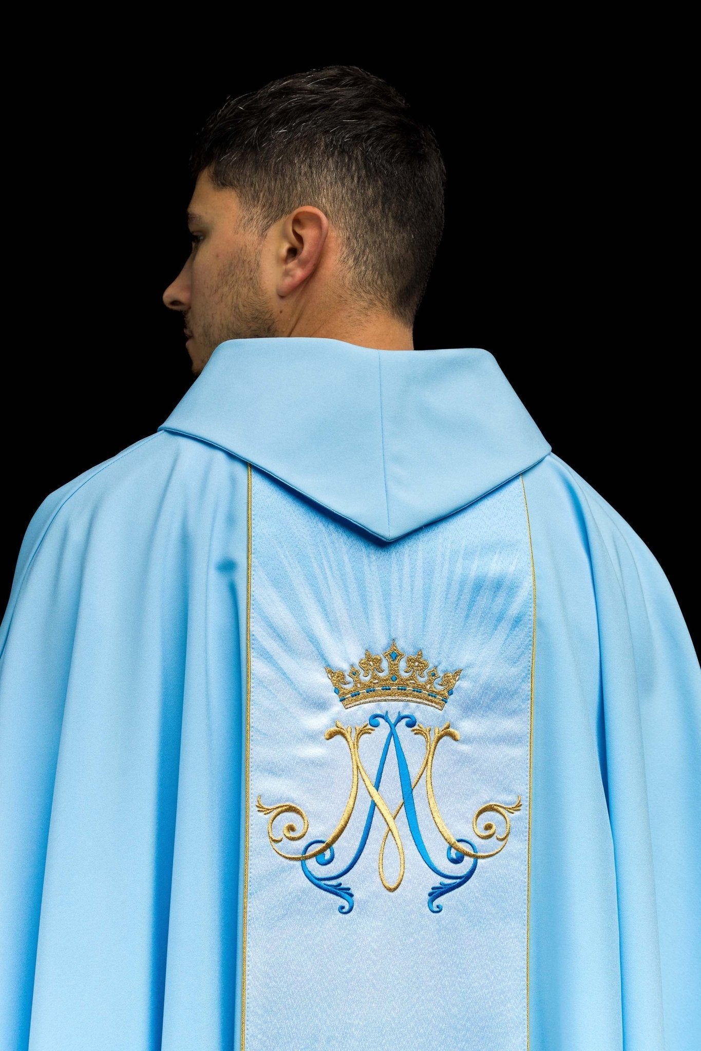 Niebieski ornat liturgiczny Maryjny z pasem sublimowanym i haftowanym
